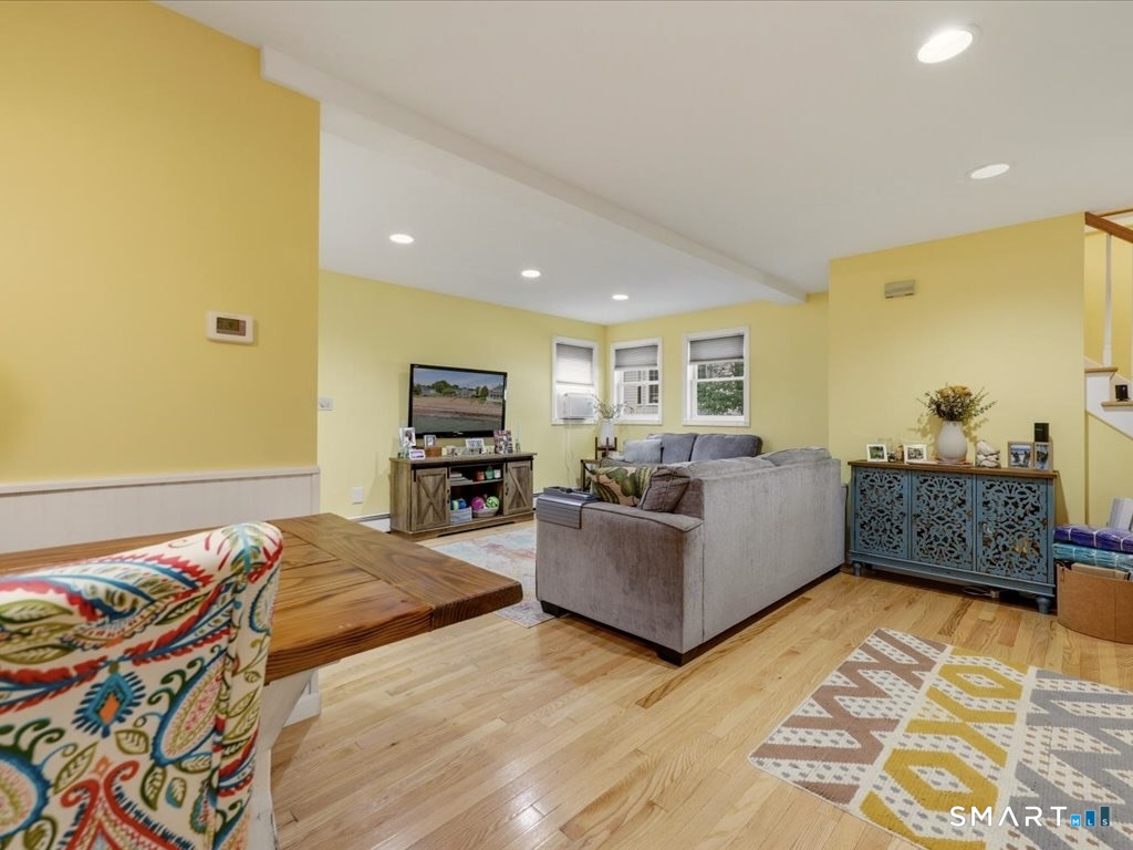 118-b Limewood Avenue Property Photo 14