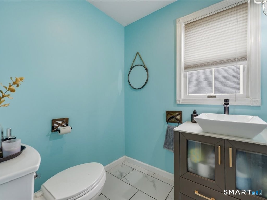 118-b Limewood Avenue Property Photo 18