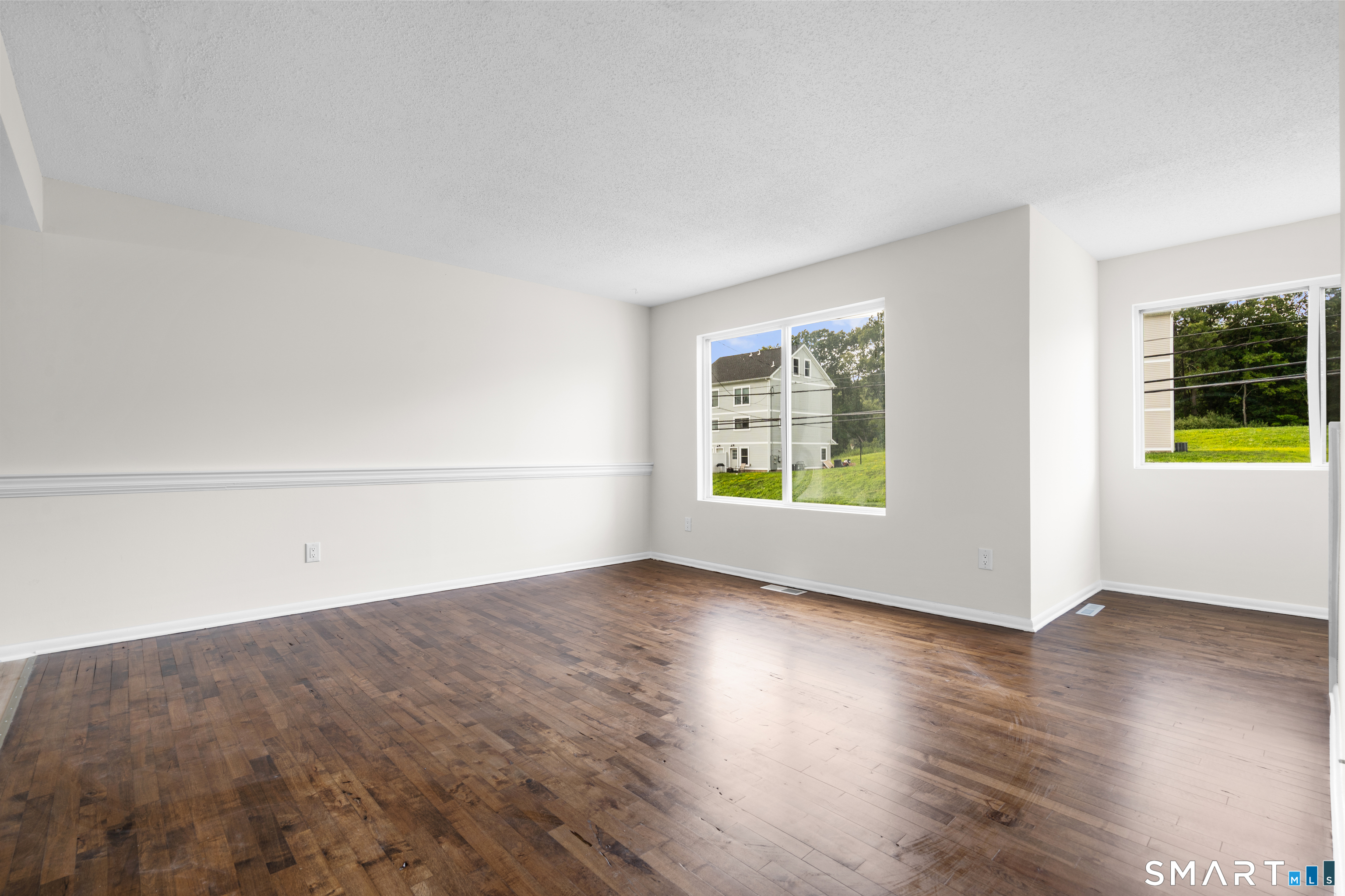 223 Thompson B Street Property Photo 5