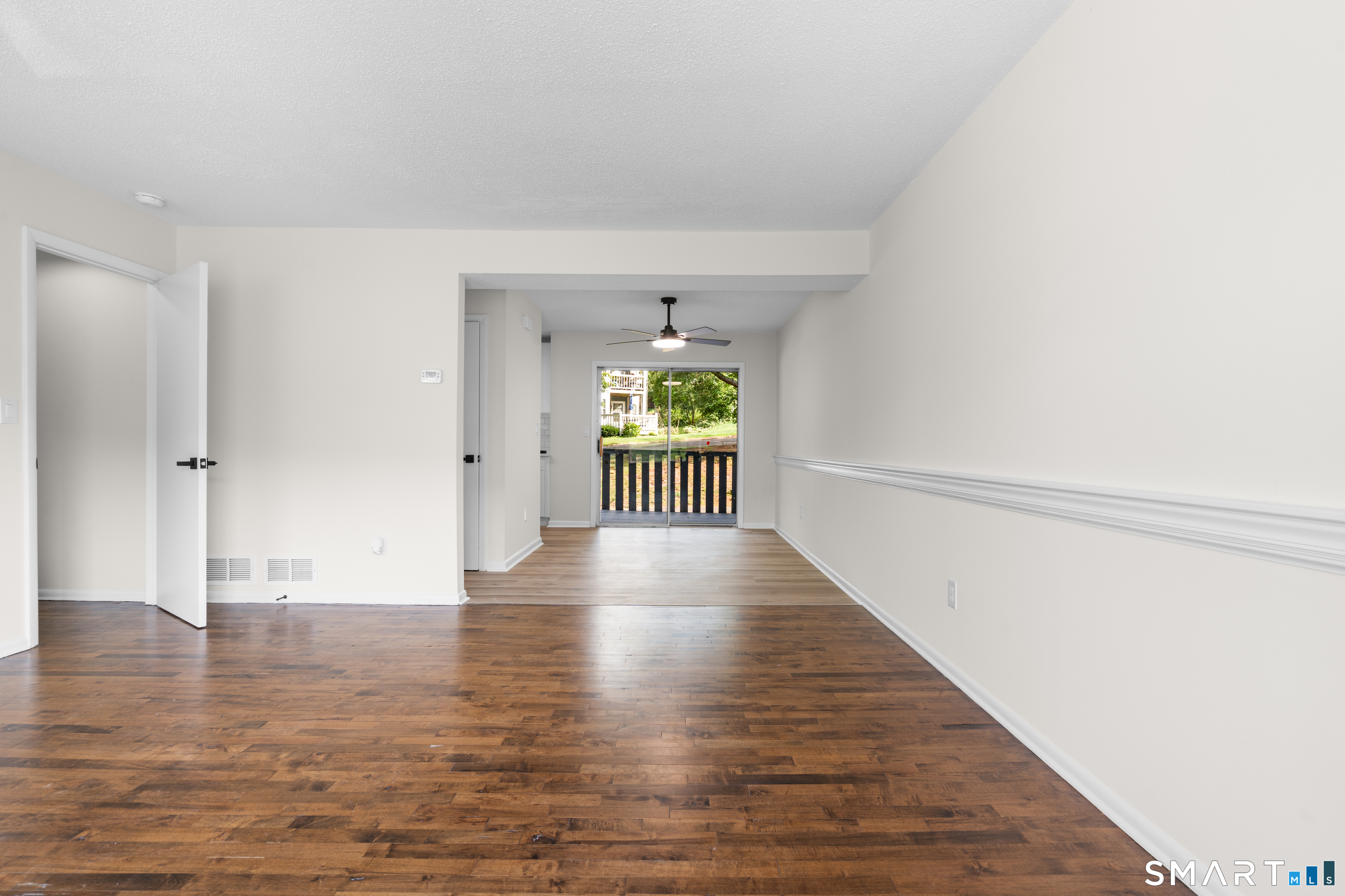 223 Thompson B Street Property Photo 8