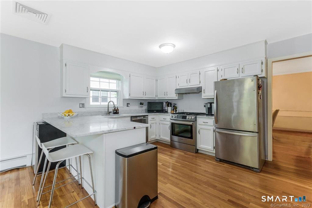 89 Noroton Avenue Property Photo 8
