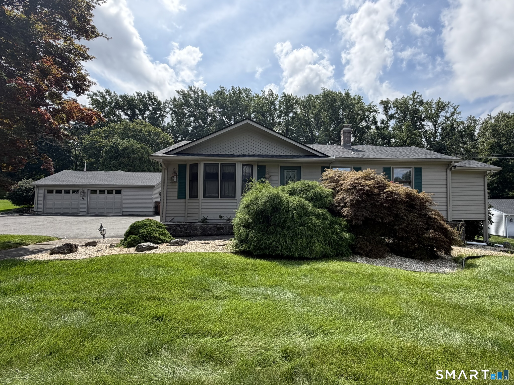 66 Tuckahoe Drive Property Photo 1