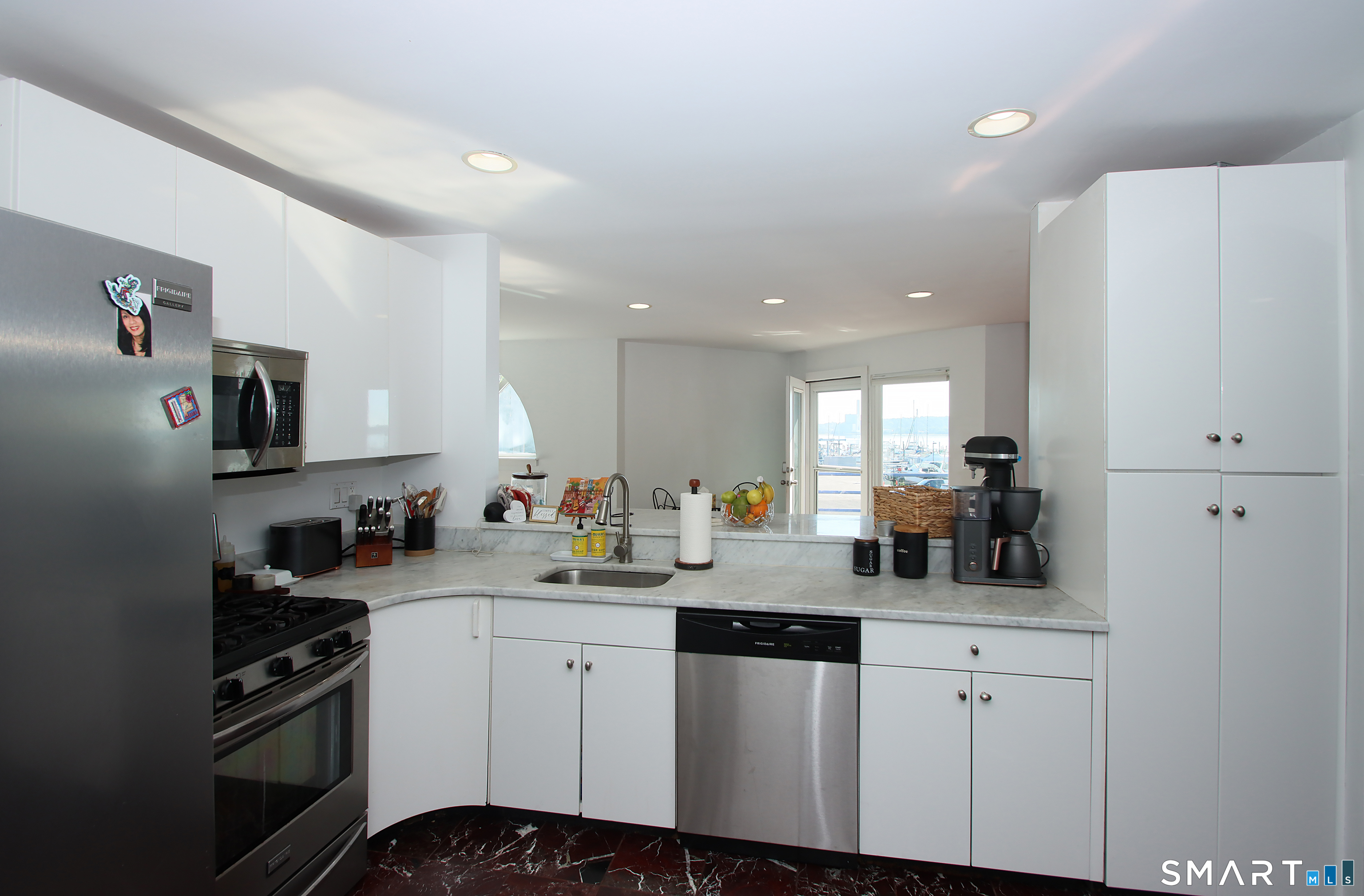 14 Harbour Close Property Photo 7