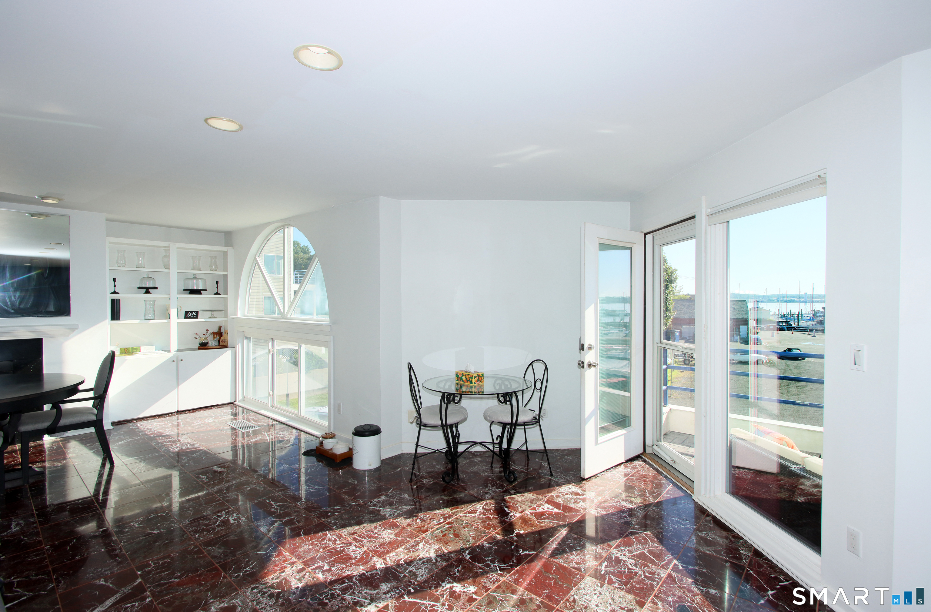 14 Harbour Close Property Photo 9