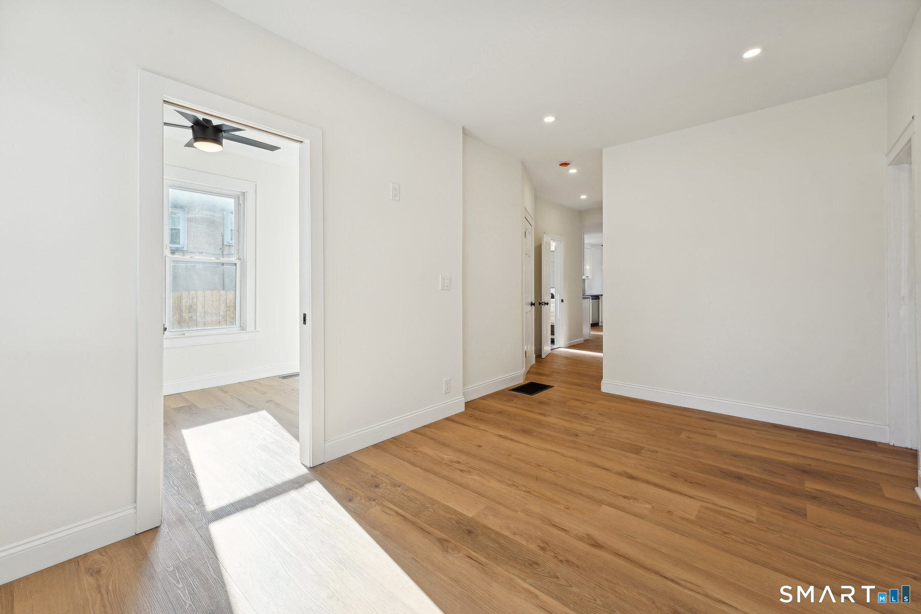 21 Soundview 1st Fl Avenue Property Photo 13