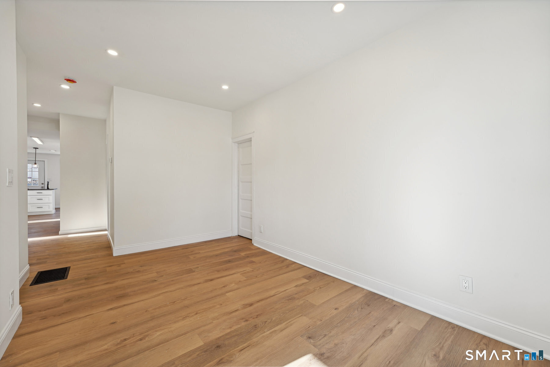 21 Soundview 1st Fl Avenue Property Photo 14