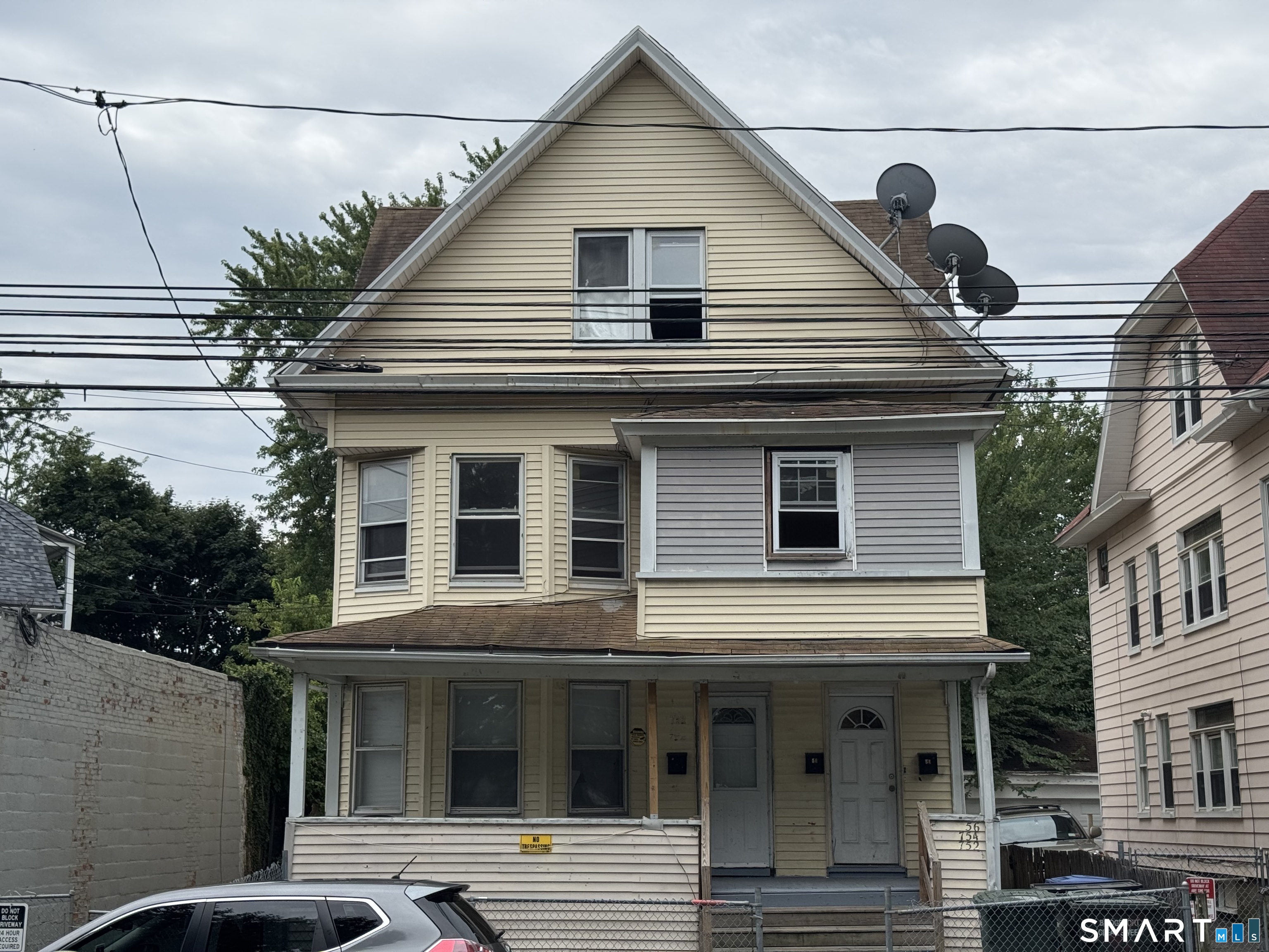 752 Boston 2fl Avenue Property Photo 1