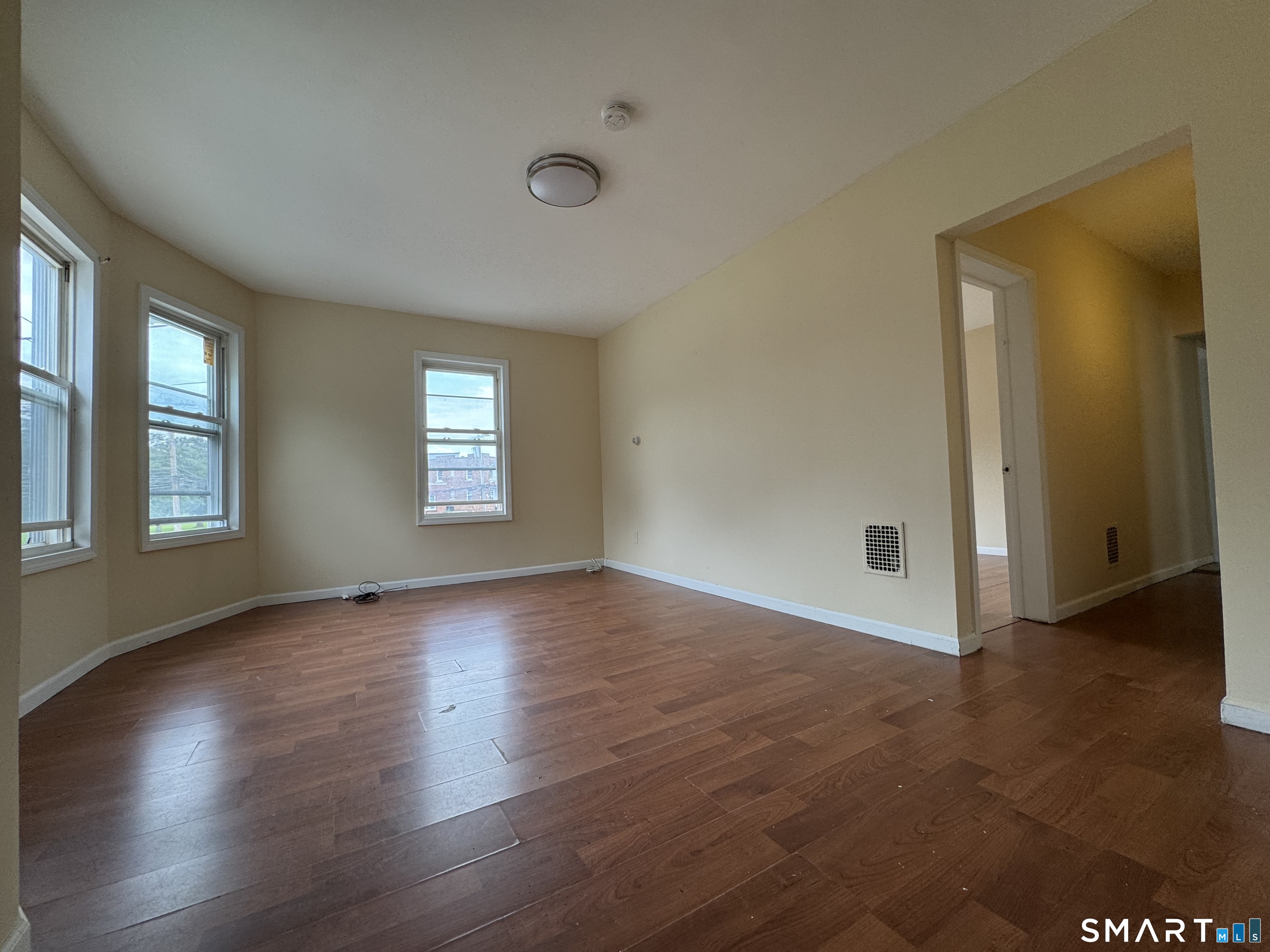 752 Boston 2fl Avenue Property Photo 4