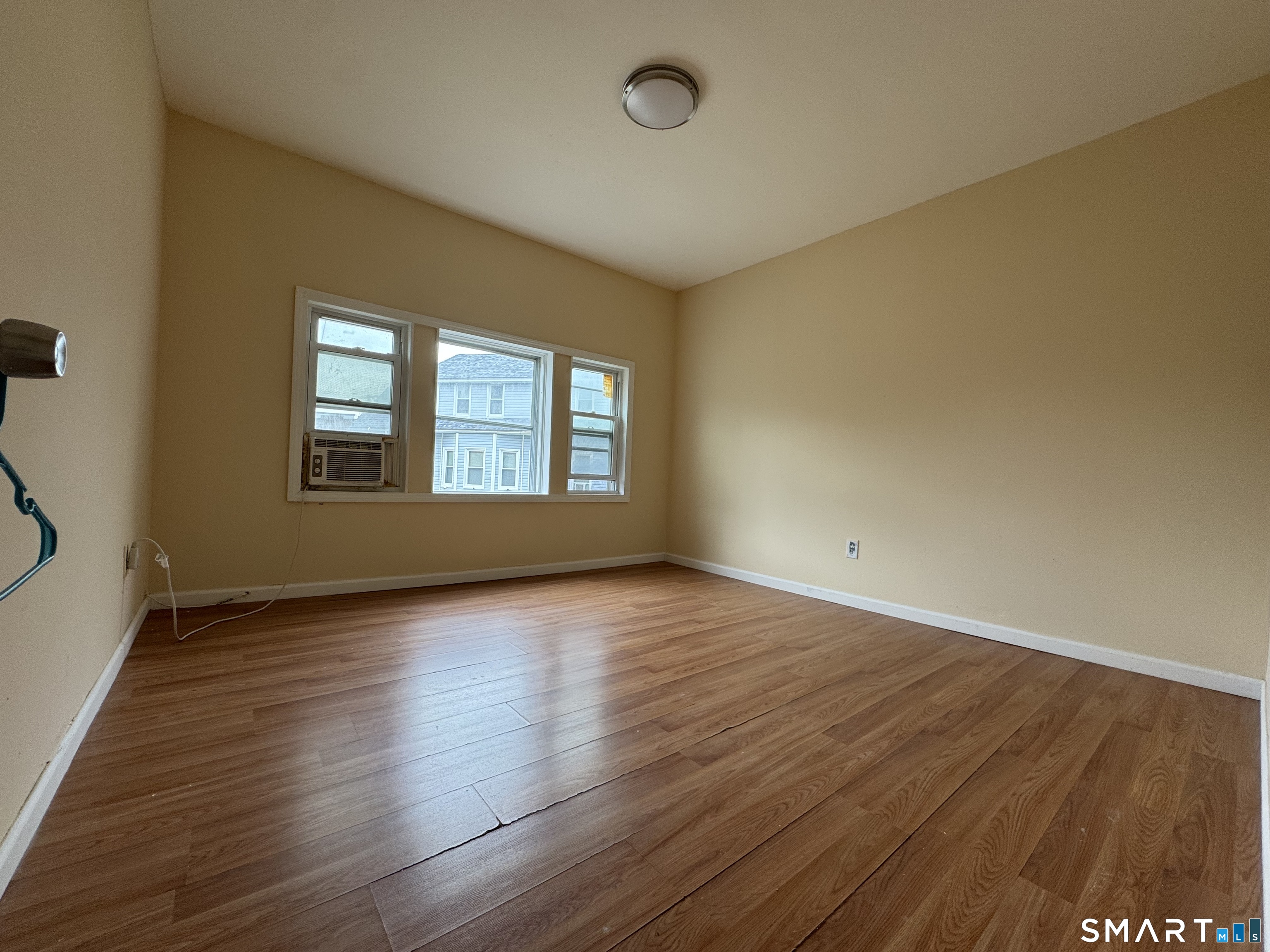 752 Boston 2fl Avenue Property Photo 5