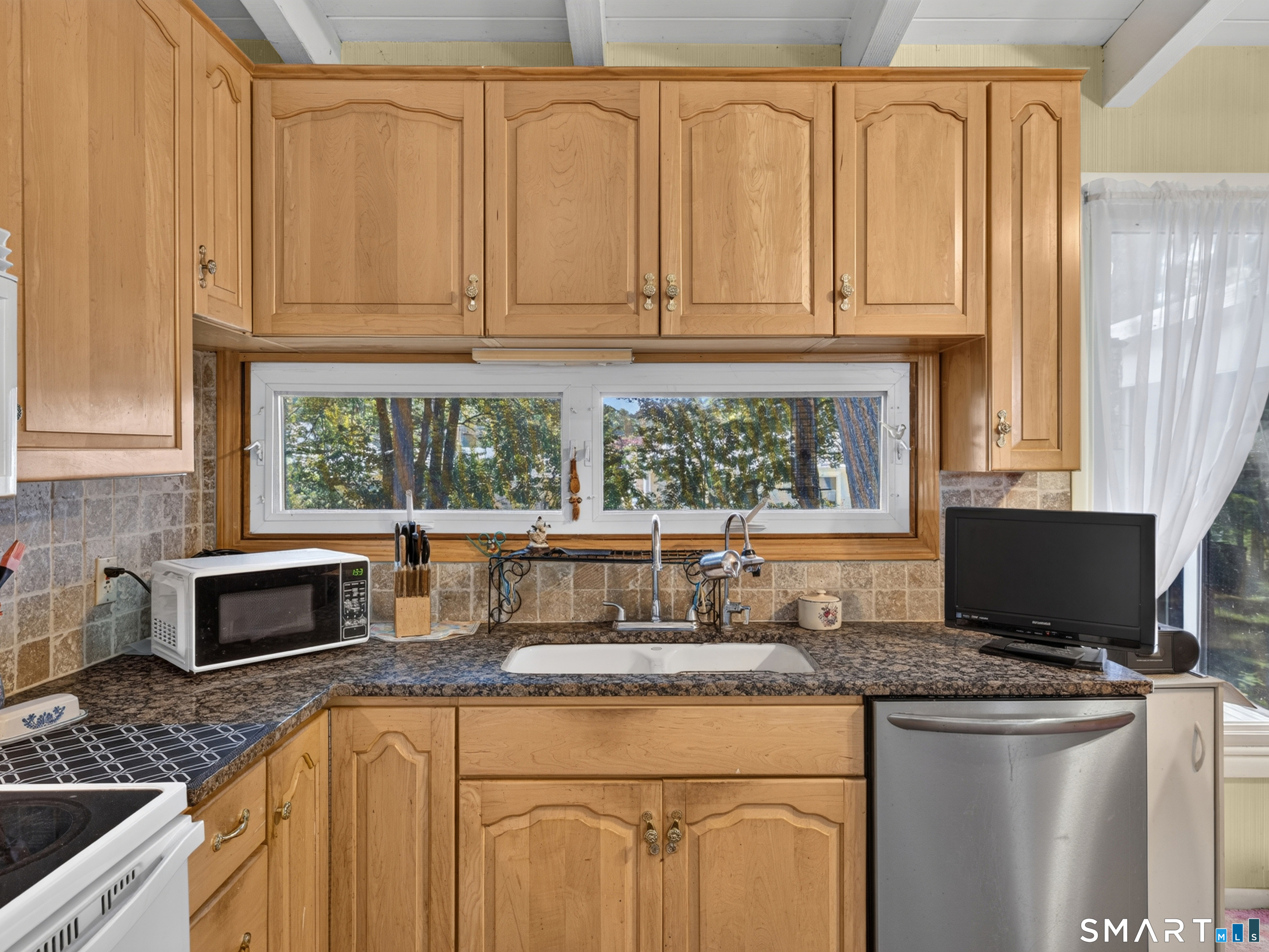 14 Perry Avenue Property Photo 15