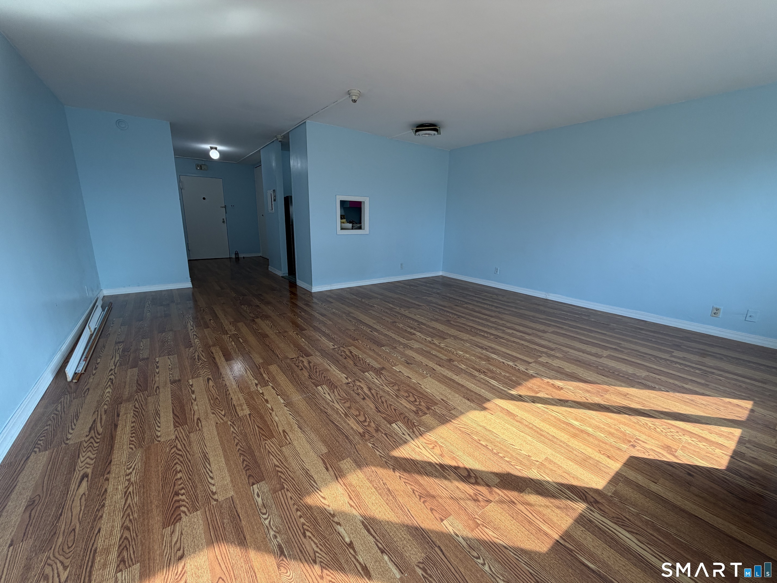 100 York 8p Street Property Photo 7
