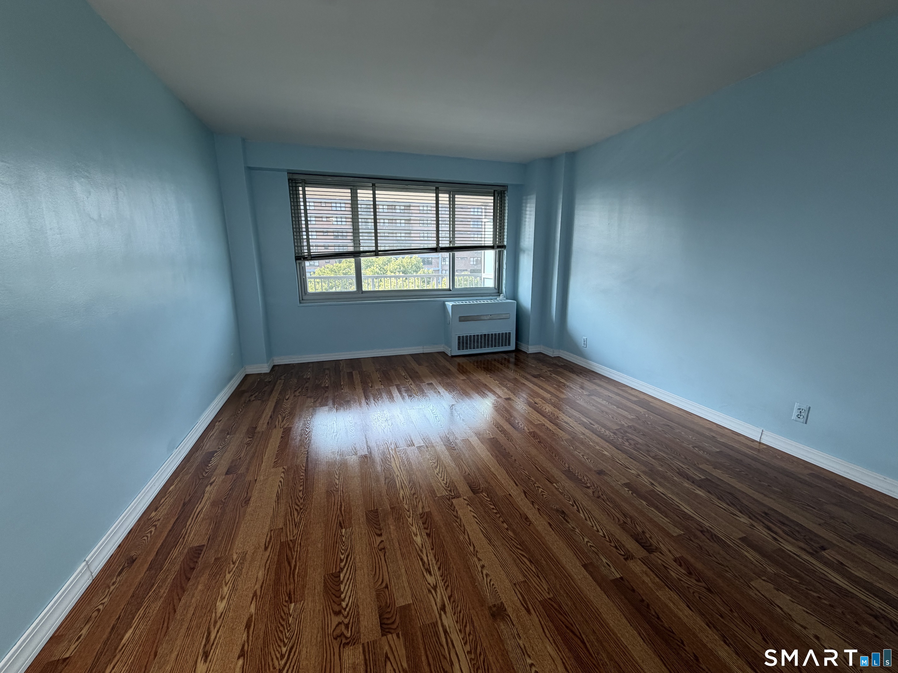 100 York 8p Street Property Photo 13