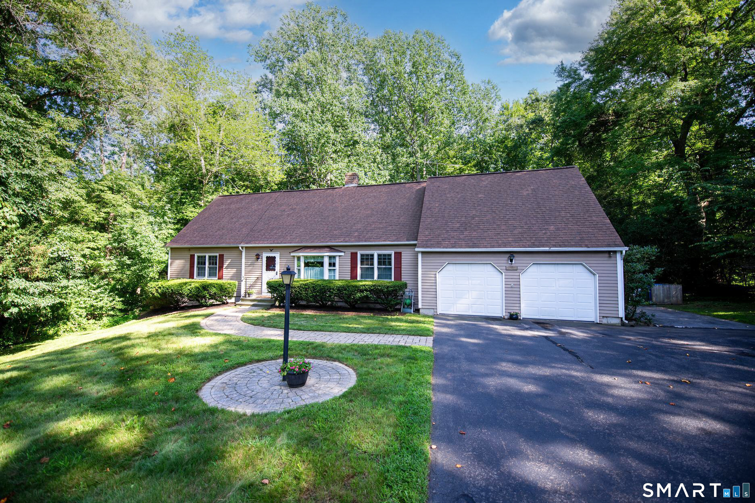 5 Northwinds Drive Property Photo 2