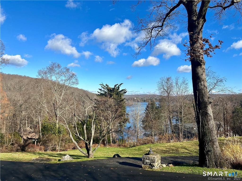 41 Candlewood Drive Property Photo 2