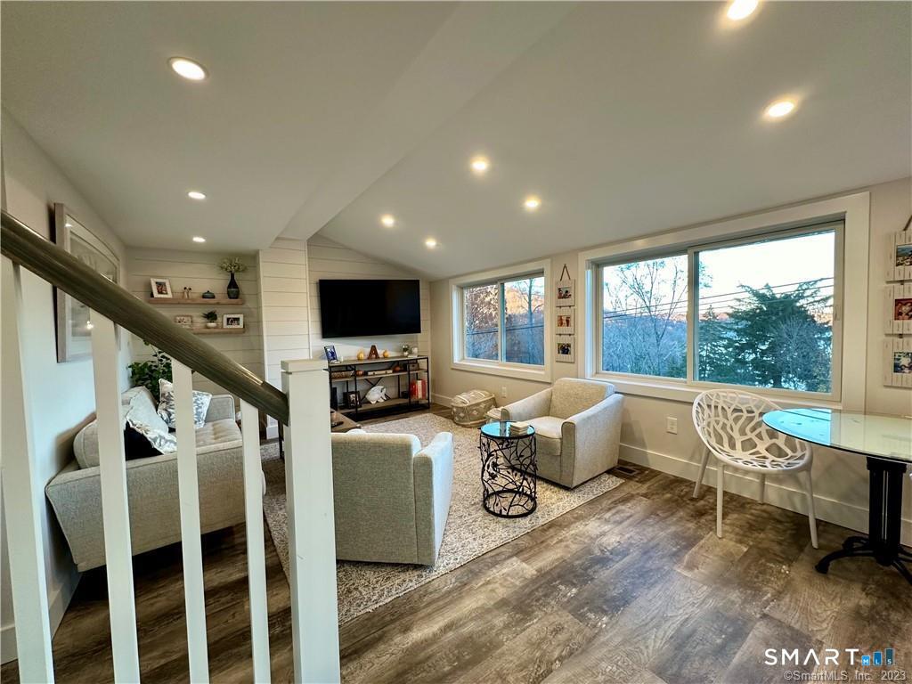 41 Candlewood Drive Property Photo 4