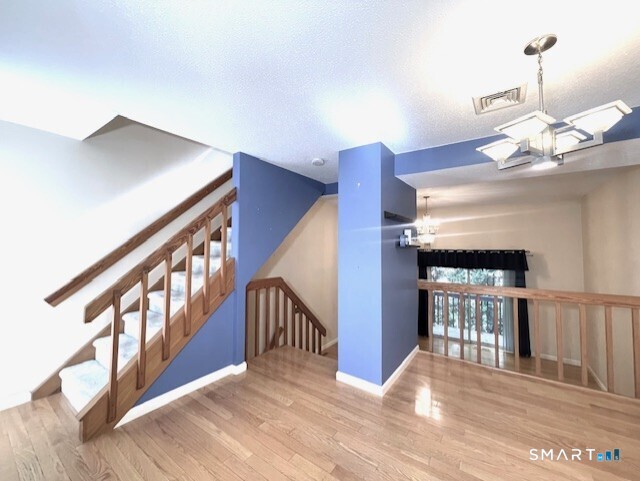 410 Farmington O5 Avenue Property Photo 6
