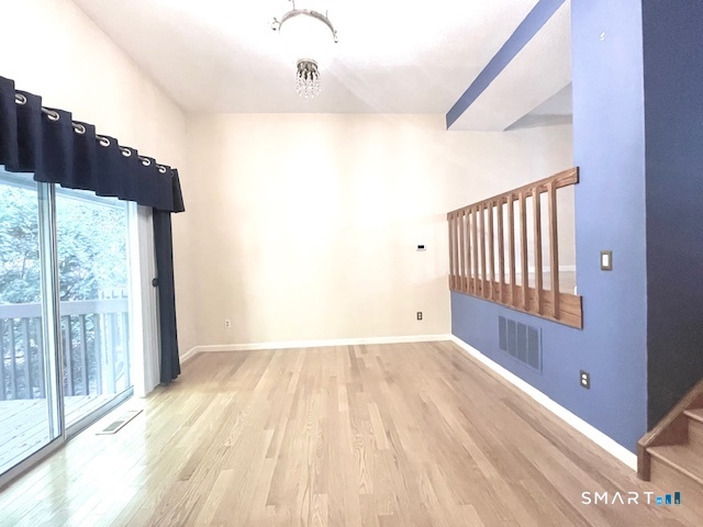 410 Farmington O5 Avenue Property Photo 8