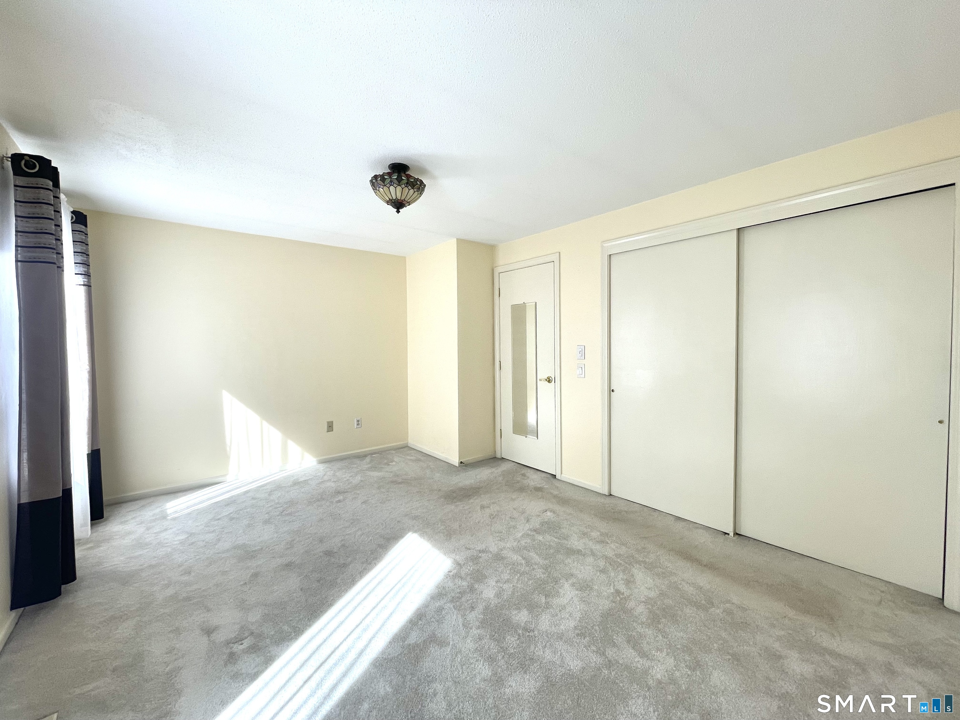 410 Farmington O5 Avenue Property Photo 11