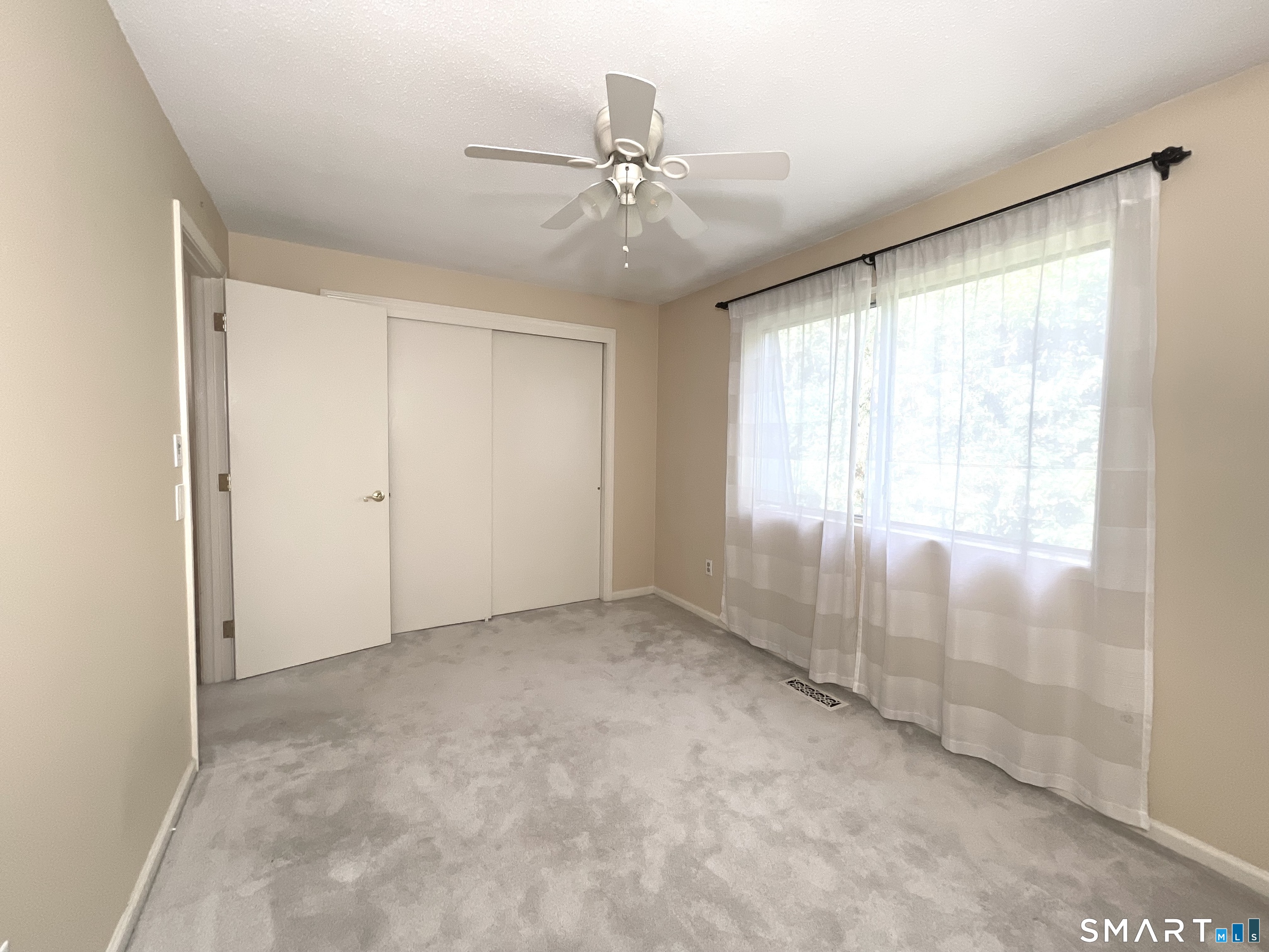 410 Farmington O5 Avenue Property Photo 12