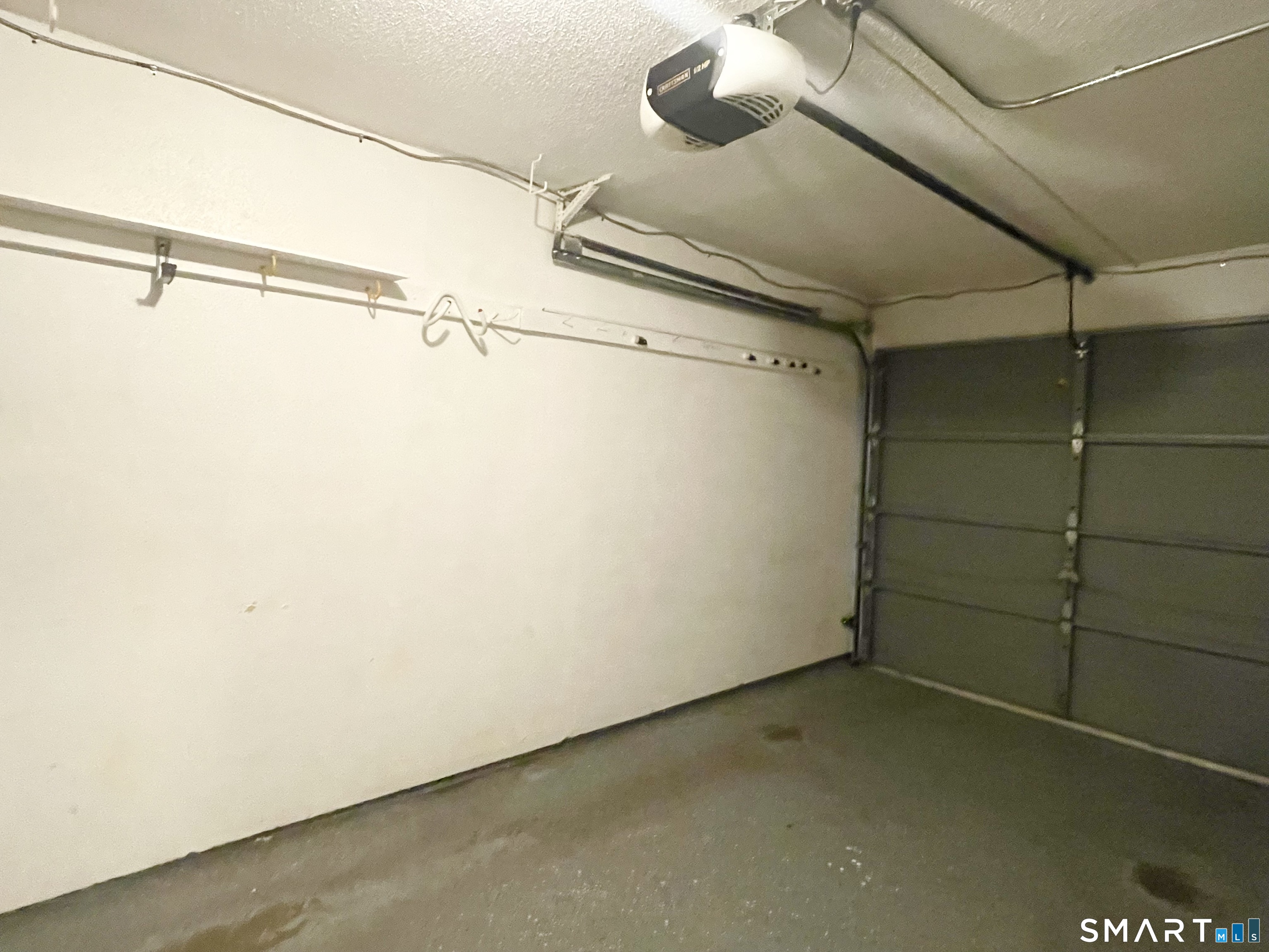 410 Farmington O5 Avenue Property Photo 17