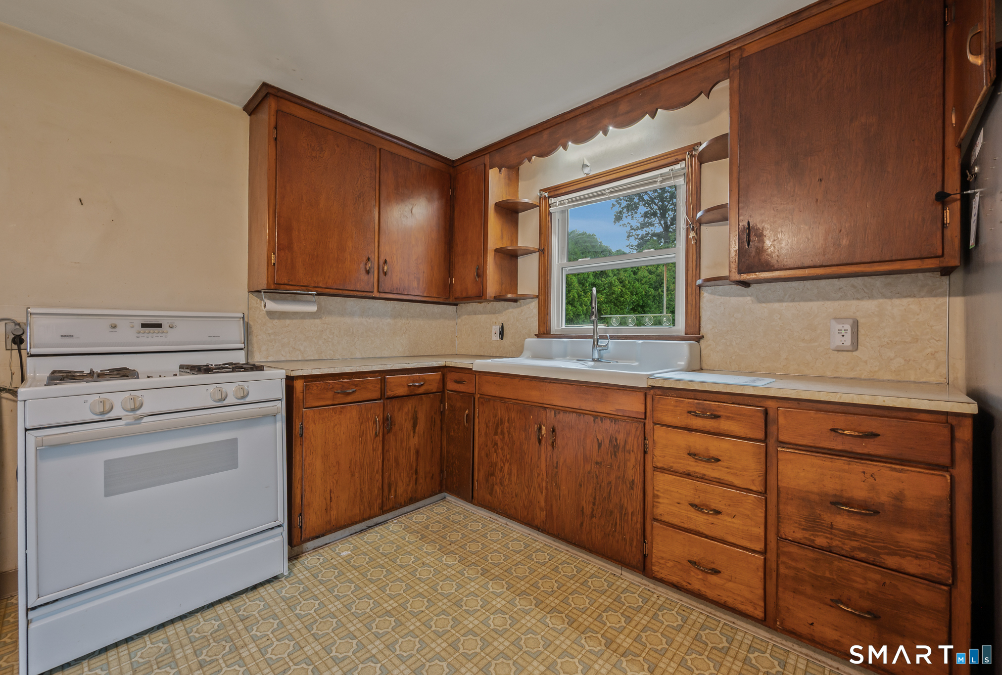 37 Ticonderoga Drive Property Photo 4