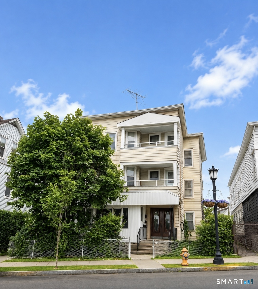 2344 Barnum Avenue Property Photo 1