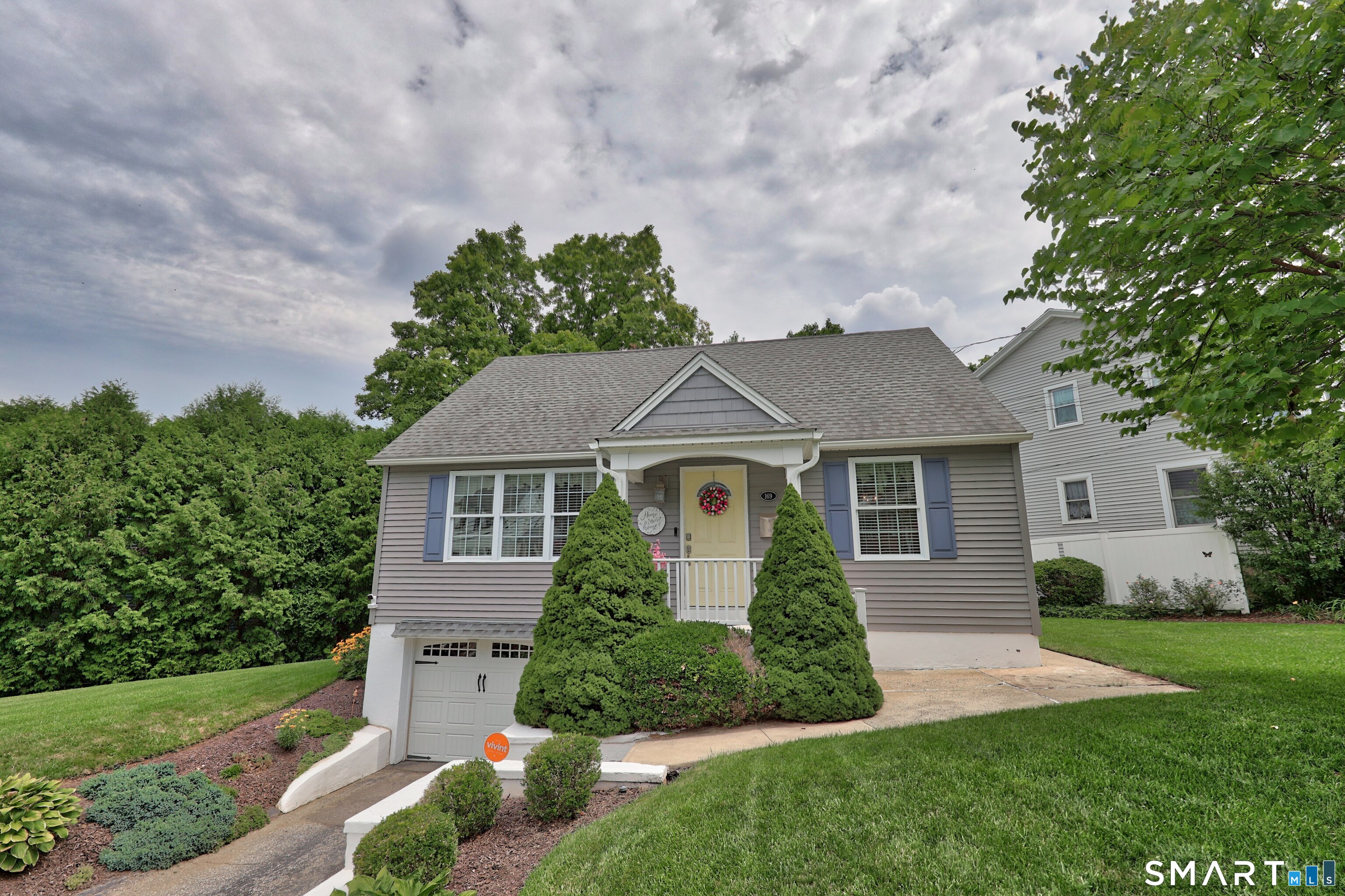 169 Circuit Avenue Property Photo 3