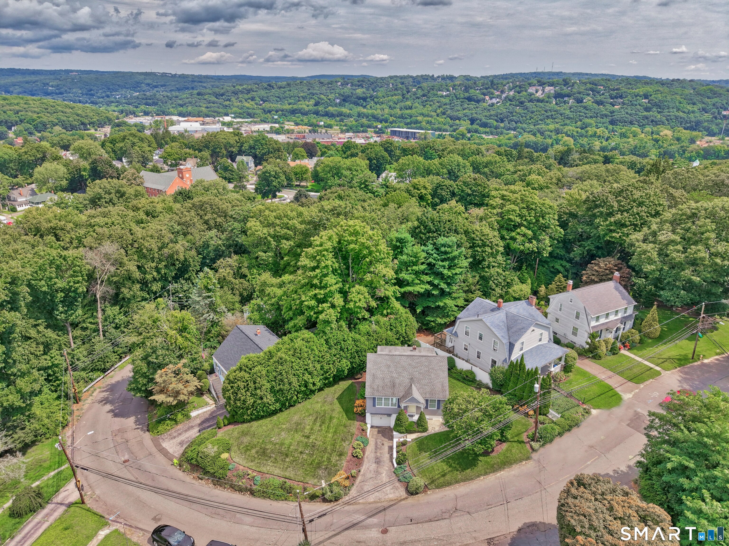 169 Circuit Avenue Property Photo 39