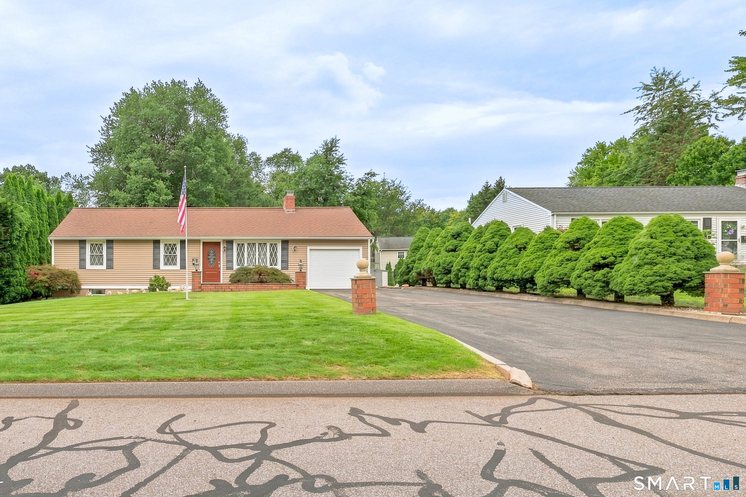 775 Nott Street Property Photo 8