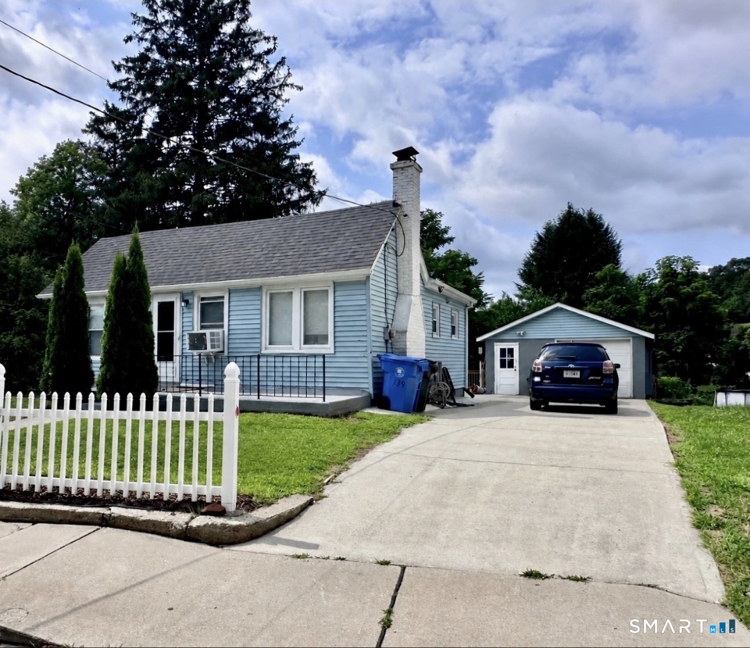 139 Hickory Street Property Photo 1