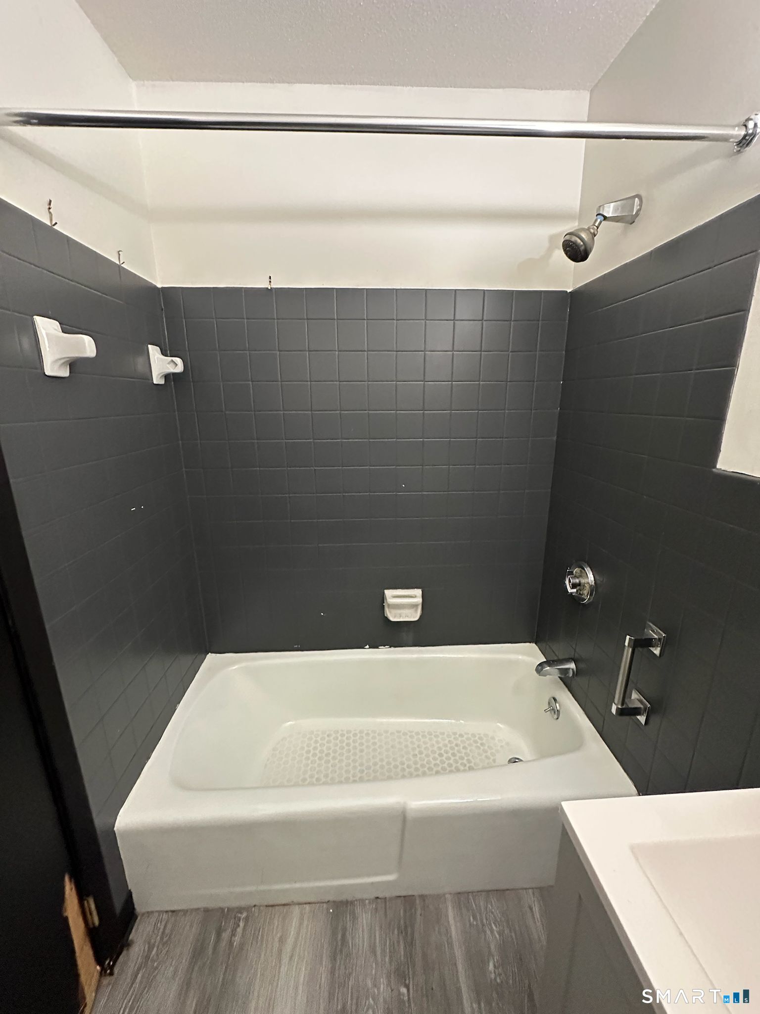 1660 Main East 1b Street Property Photo 16