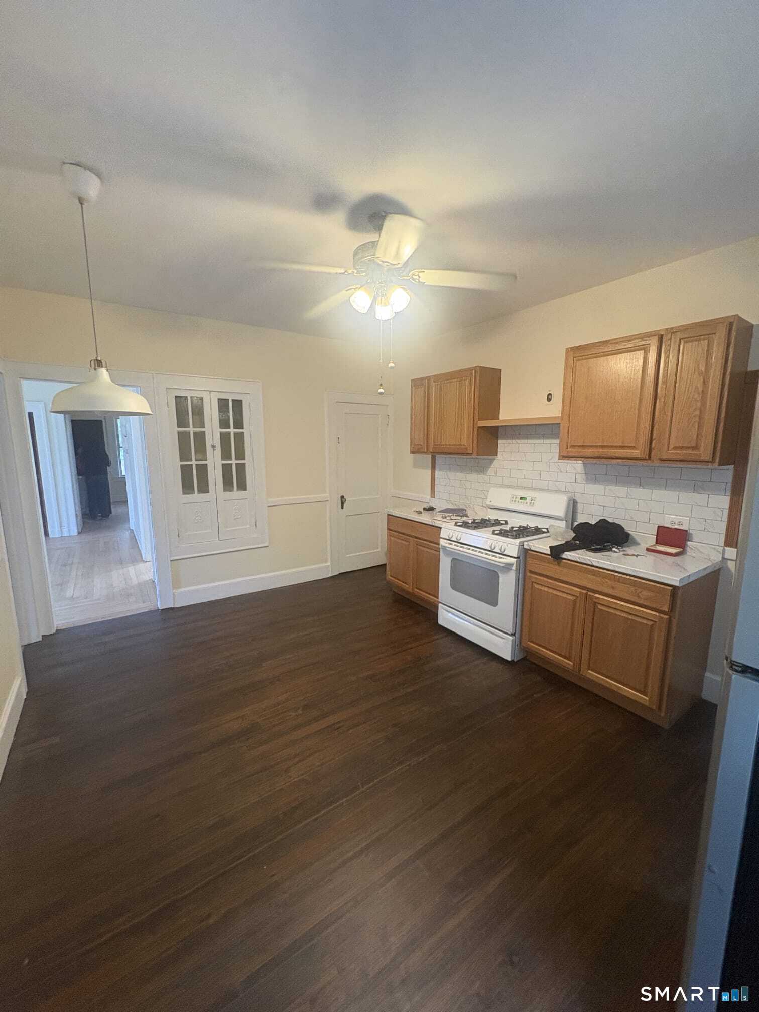 51 Lyon 1st Fl Street Property Photo 5