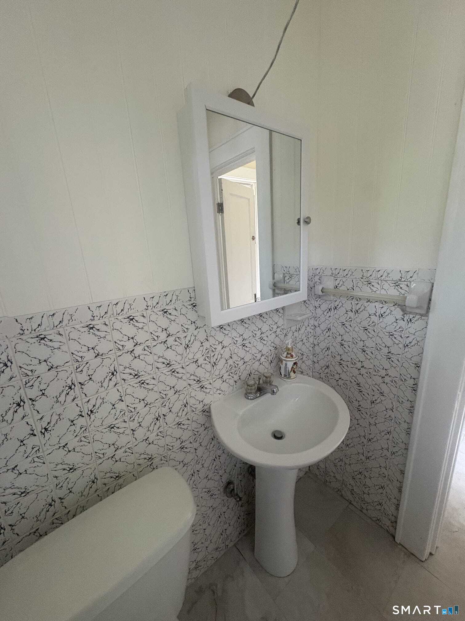 51 Lyon 1st Fl Street Property Photo 7