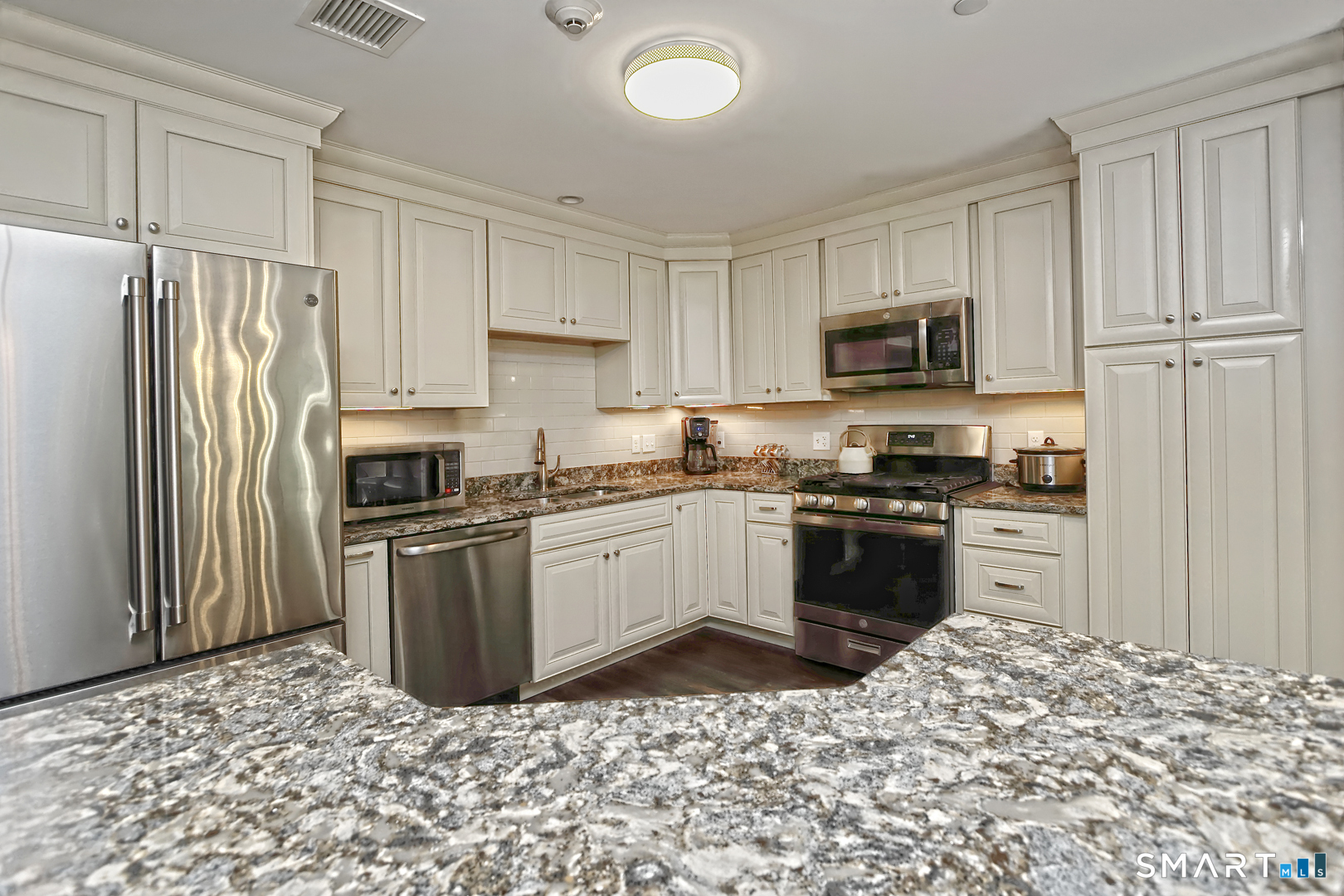 127 Harbour 127 Close Property Photo 16