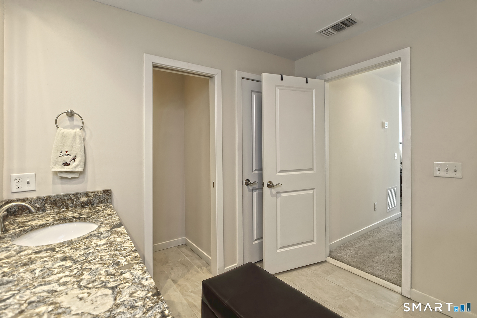 127 Harbour 127 Close Property Photo 30