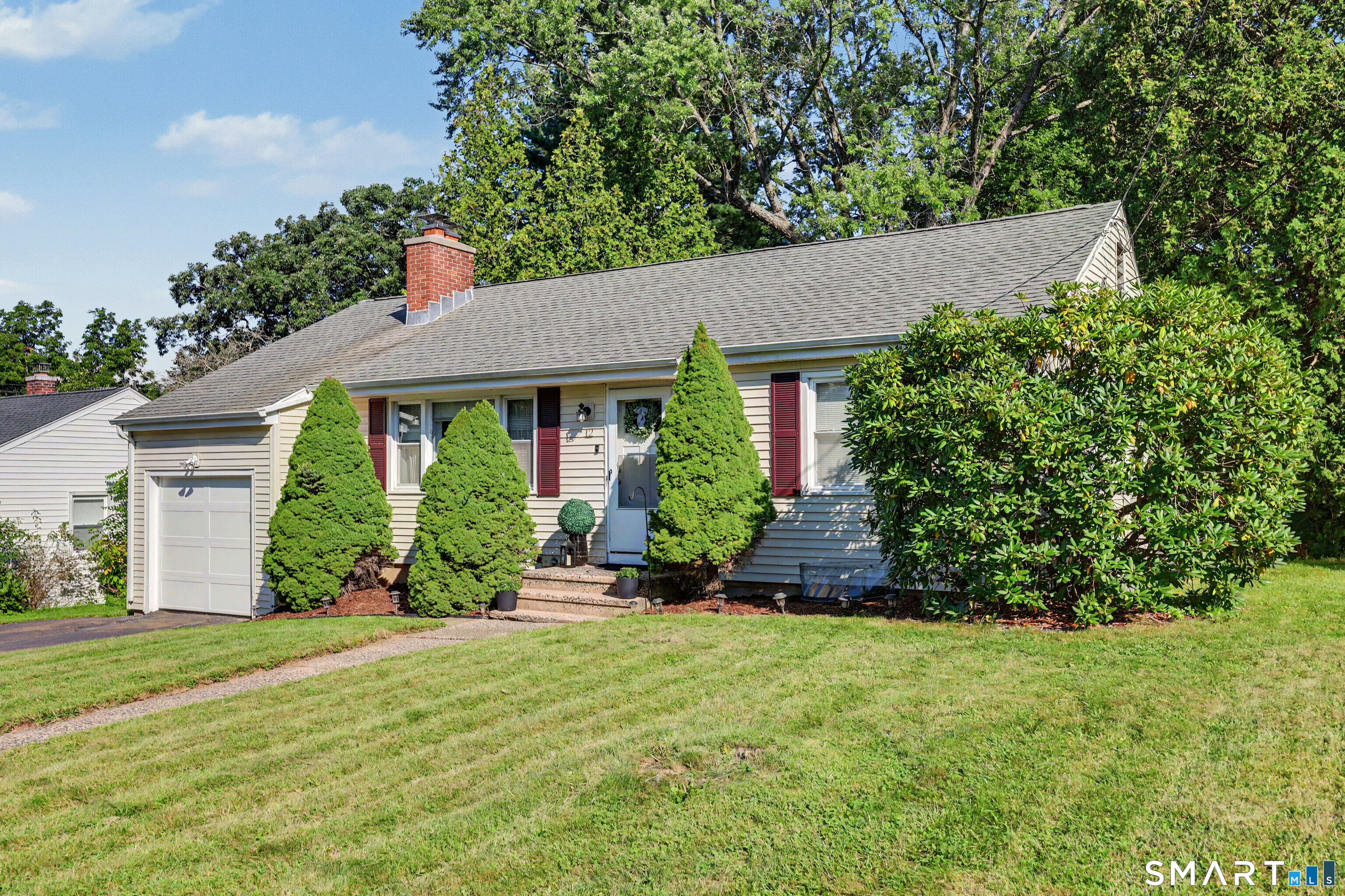 12 Hillview Avenue Property Photo 1