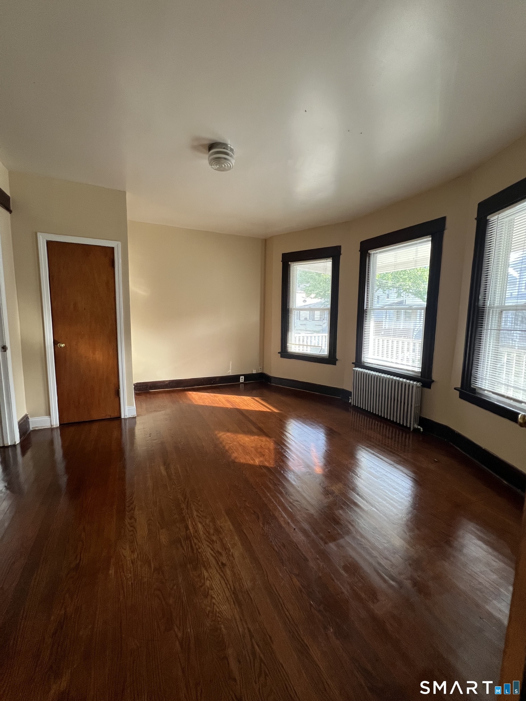 980 Howard Avenue Property Photo 1