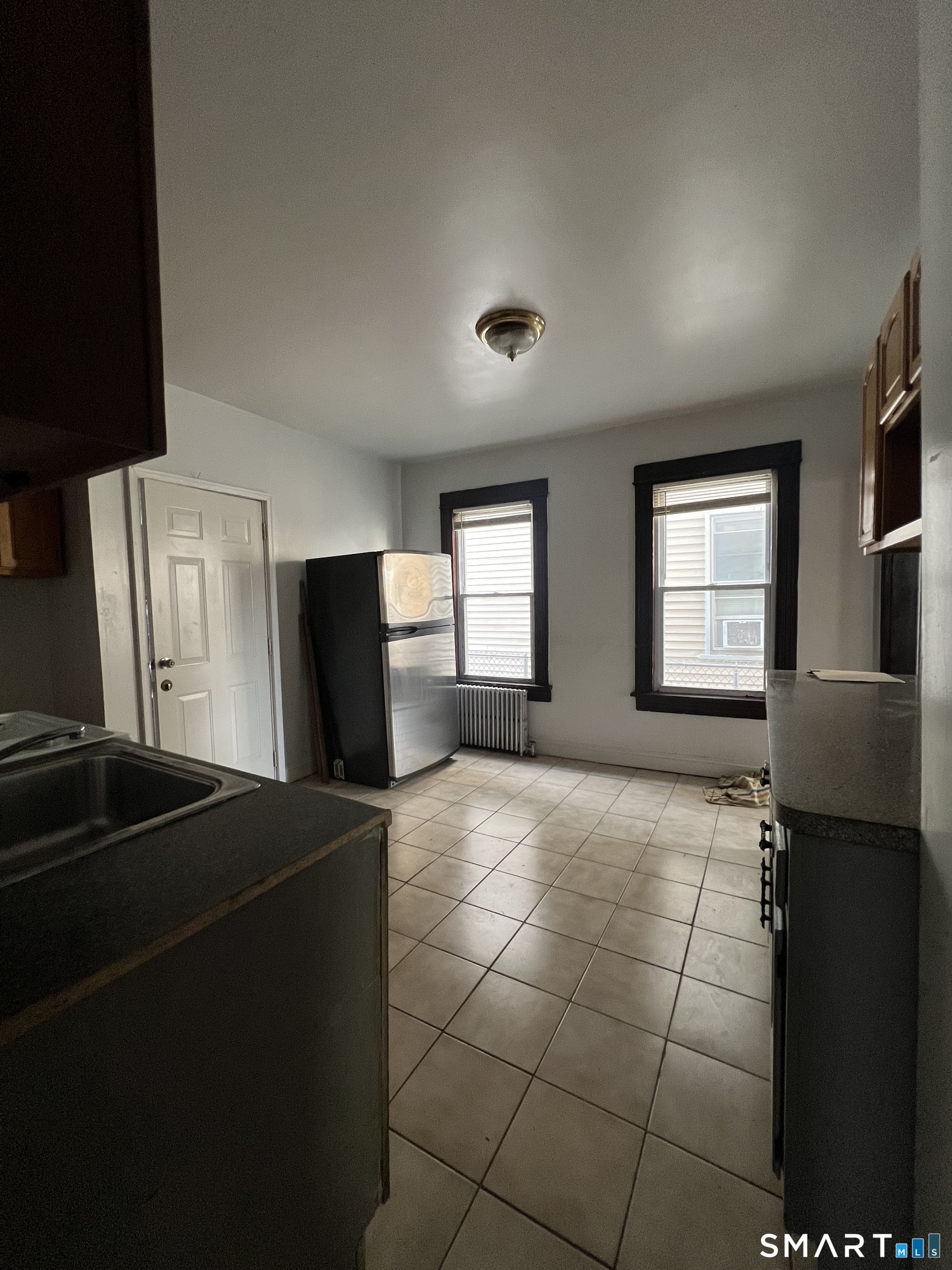 980 Howard Avenue Property Photo 7
