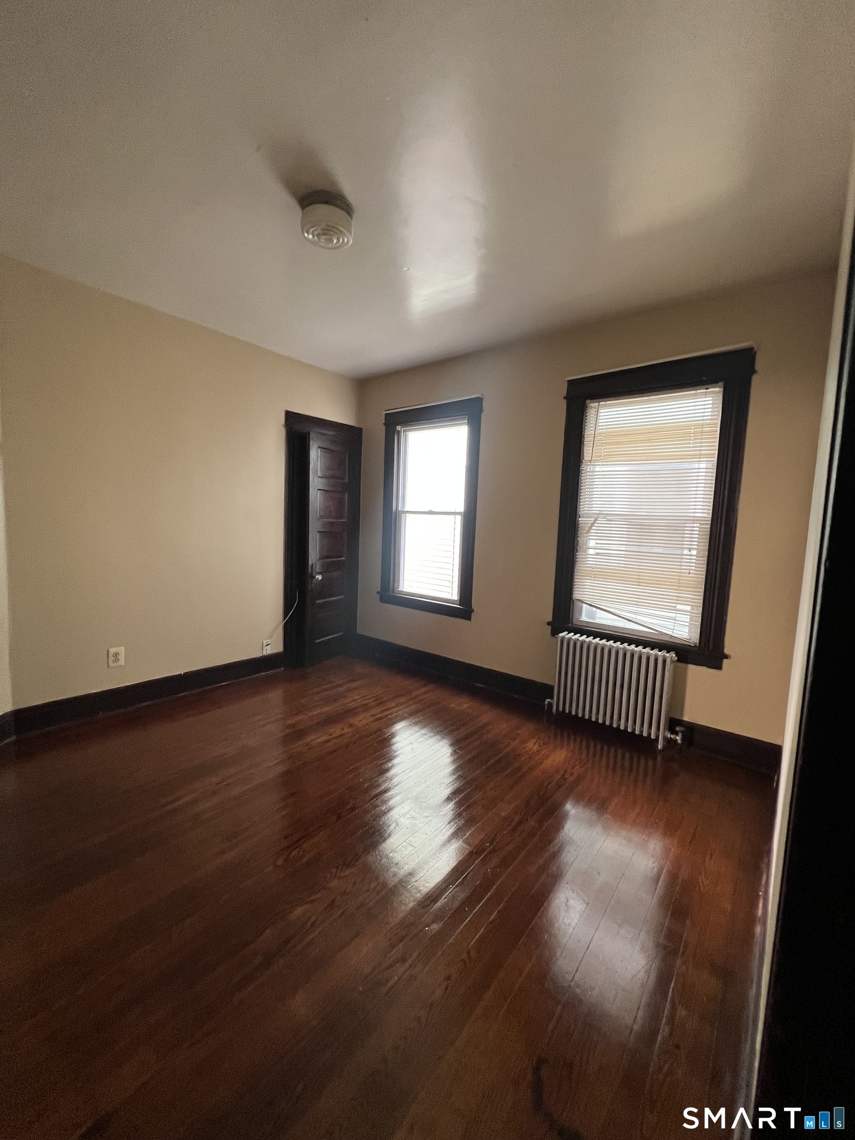 980 Howard Avenue Property Photo 8