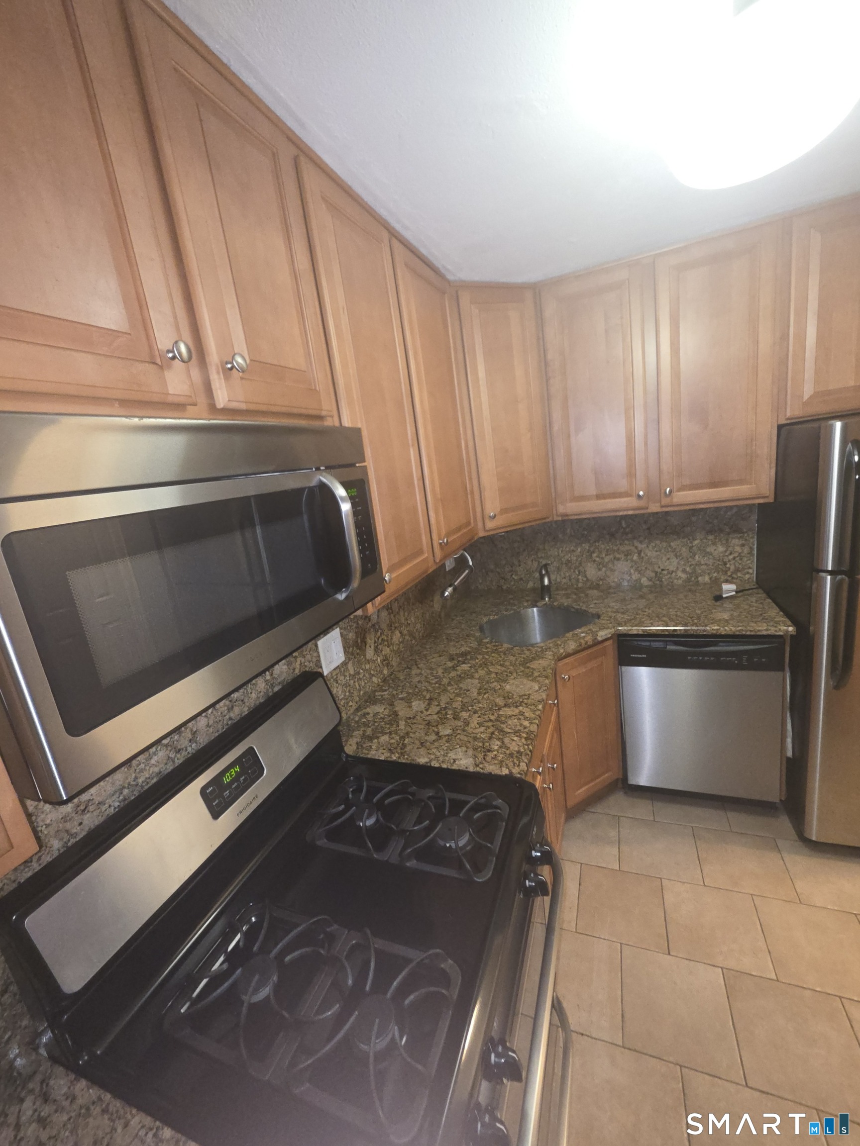 91 Strawberry Hill 128 Avenue Property Photo 11