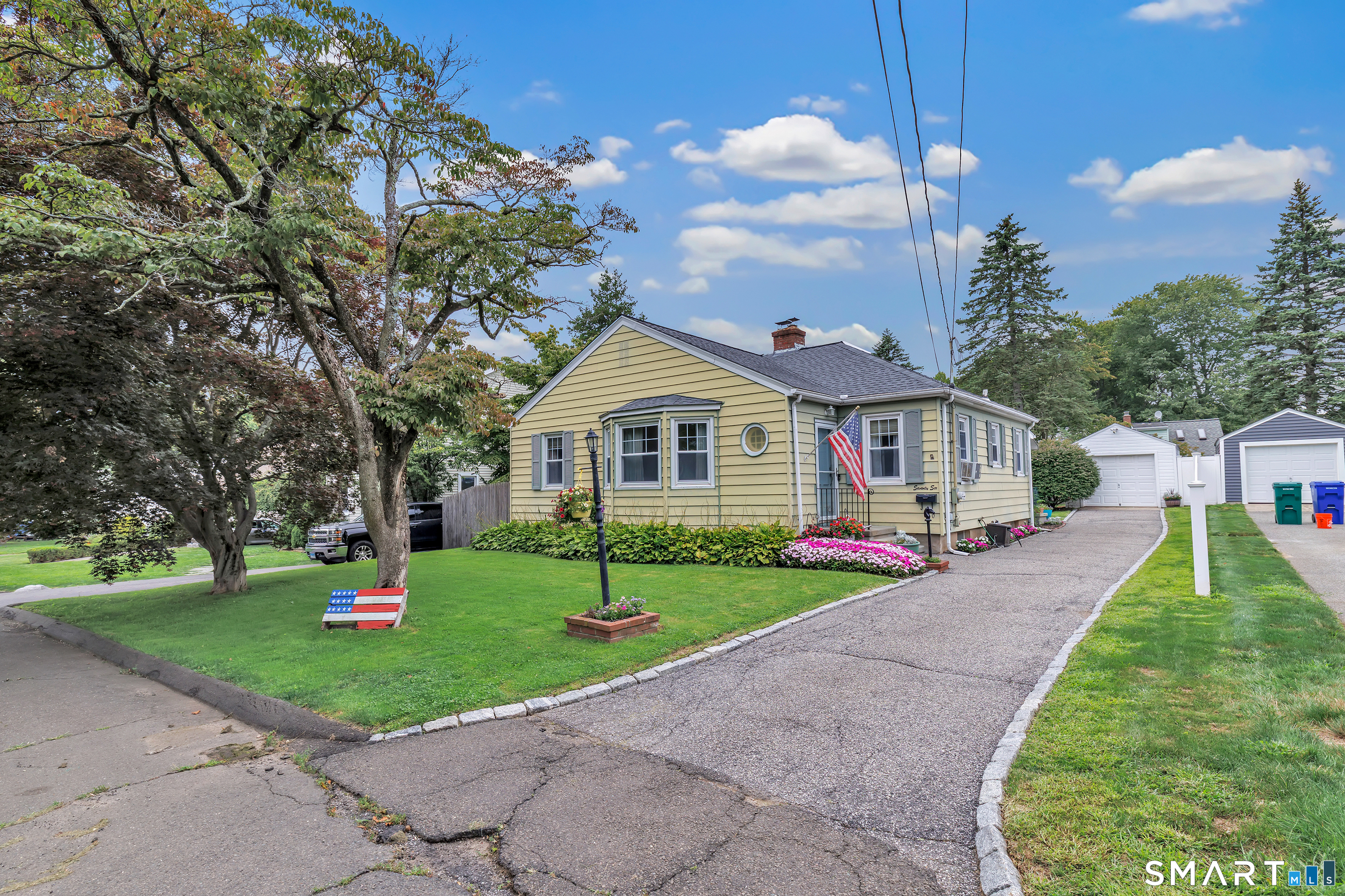 76 Newton Street Property Photo 1
