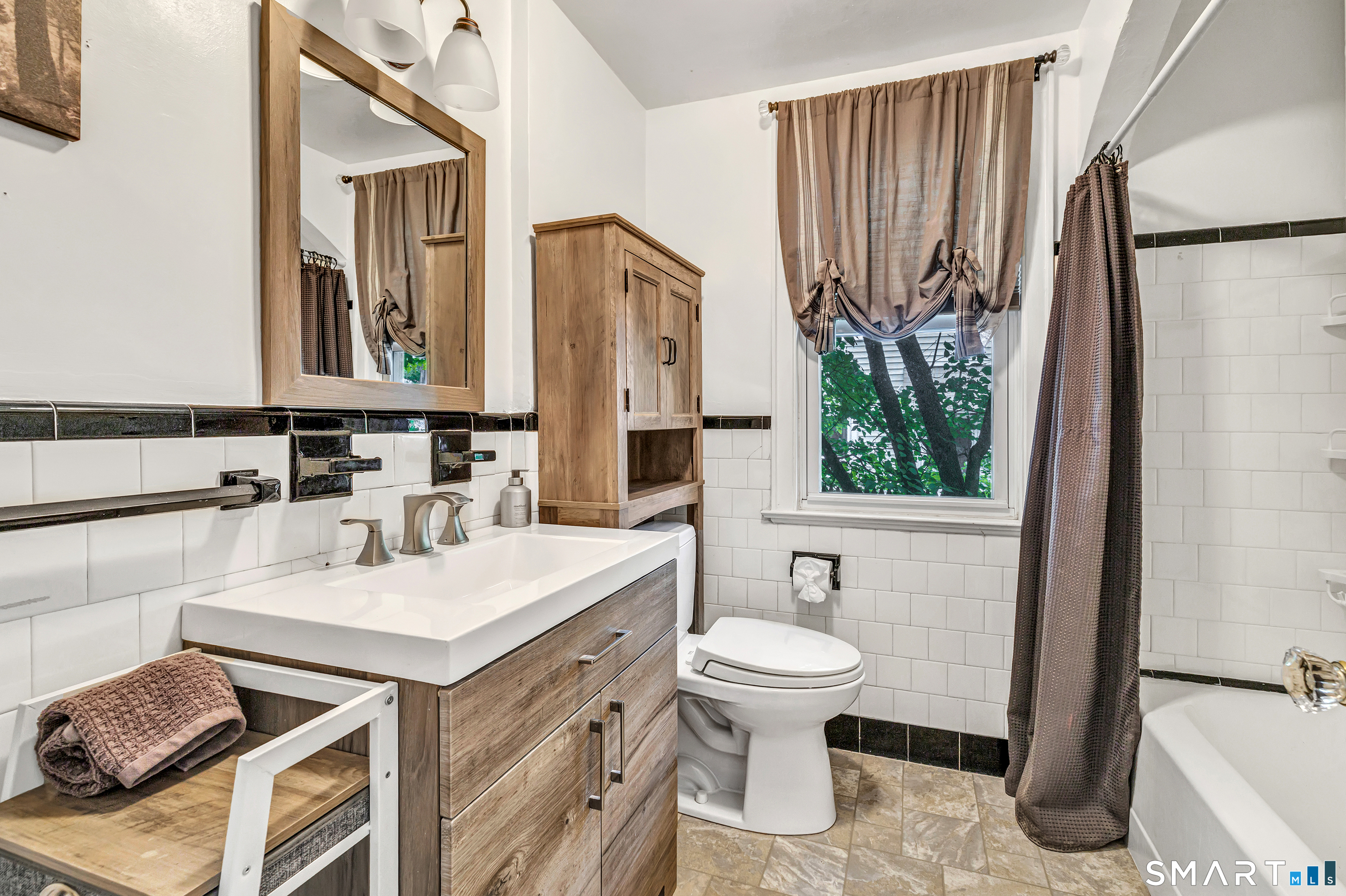 76 Newton Street Property Photo 24