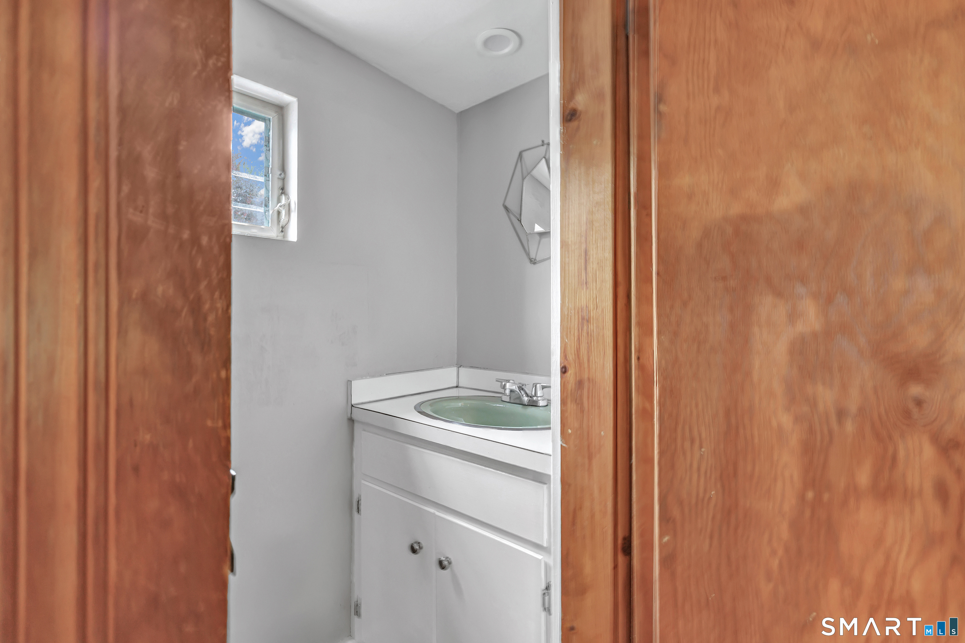 76 Newton Street Property Photo 32