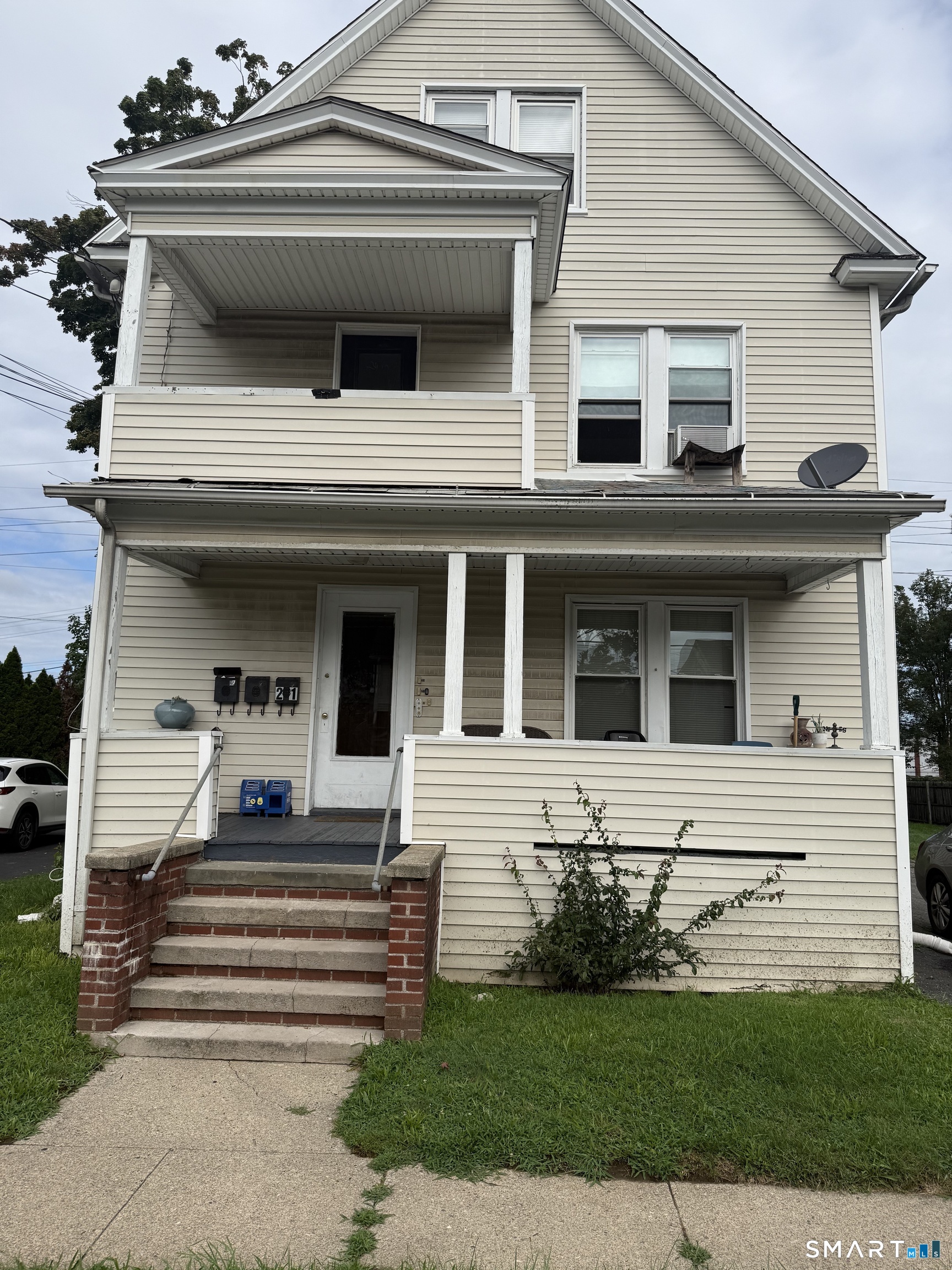 21 Ardmore 3rd Fl Street Property Photo 1
