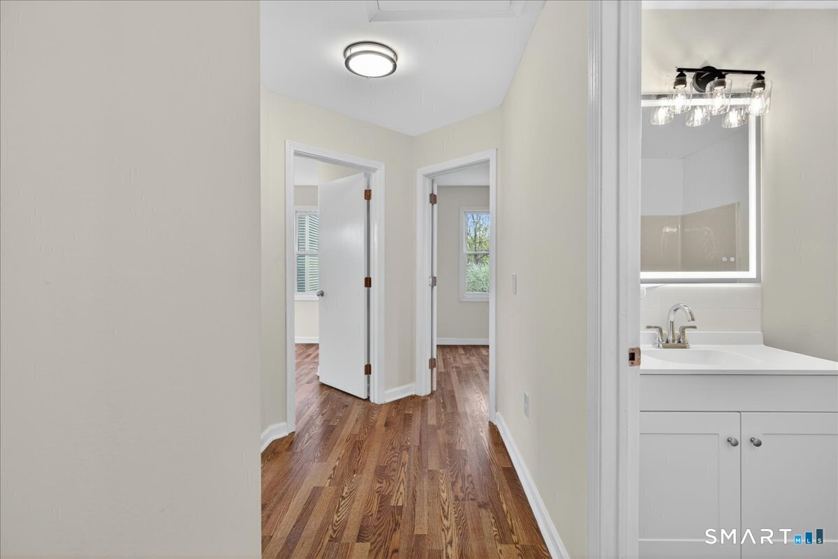 492 Long Hill Road Property Photo 8