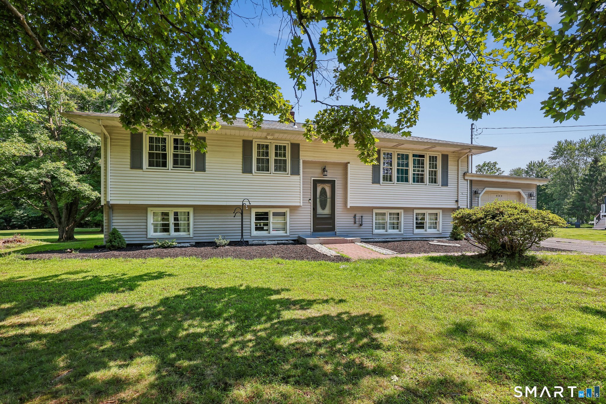 660 East South Street Property Photo 1