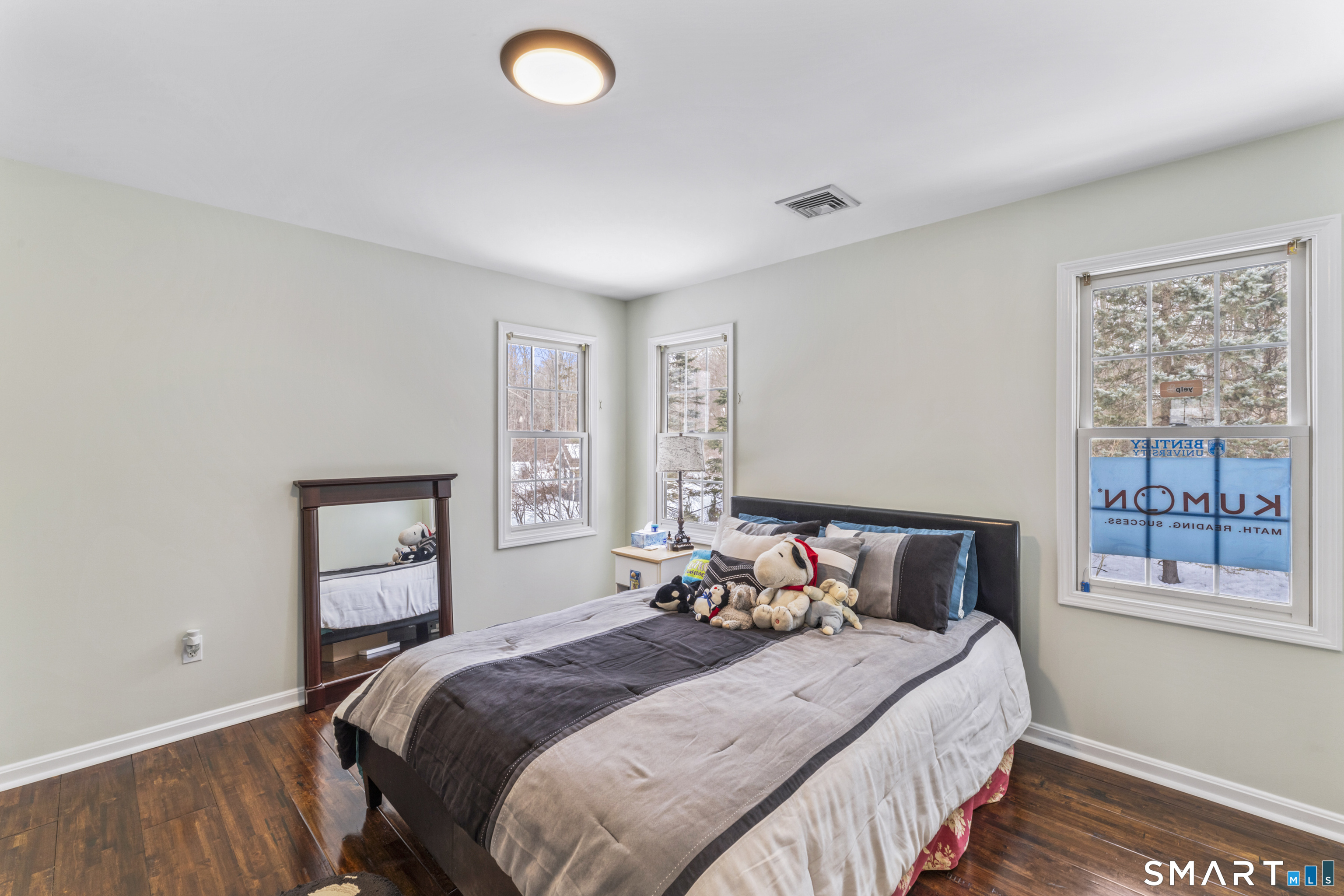 32 Yogananda Street Property Photo 28