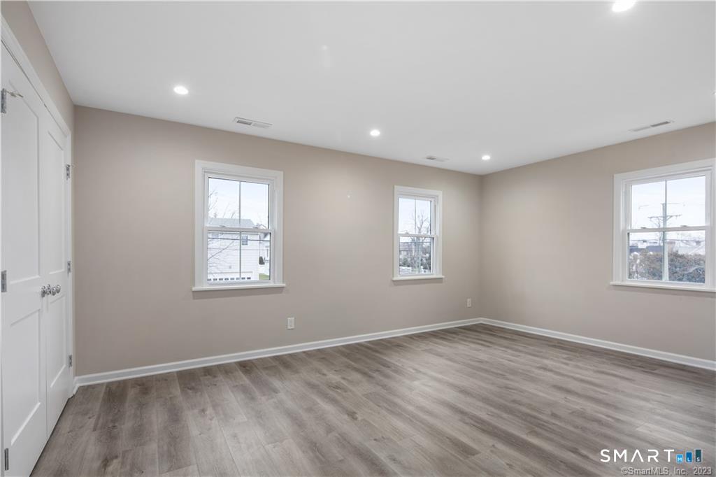 10 Grace Street Property Photo 20