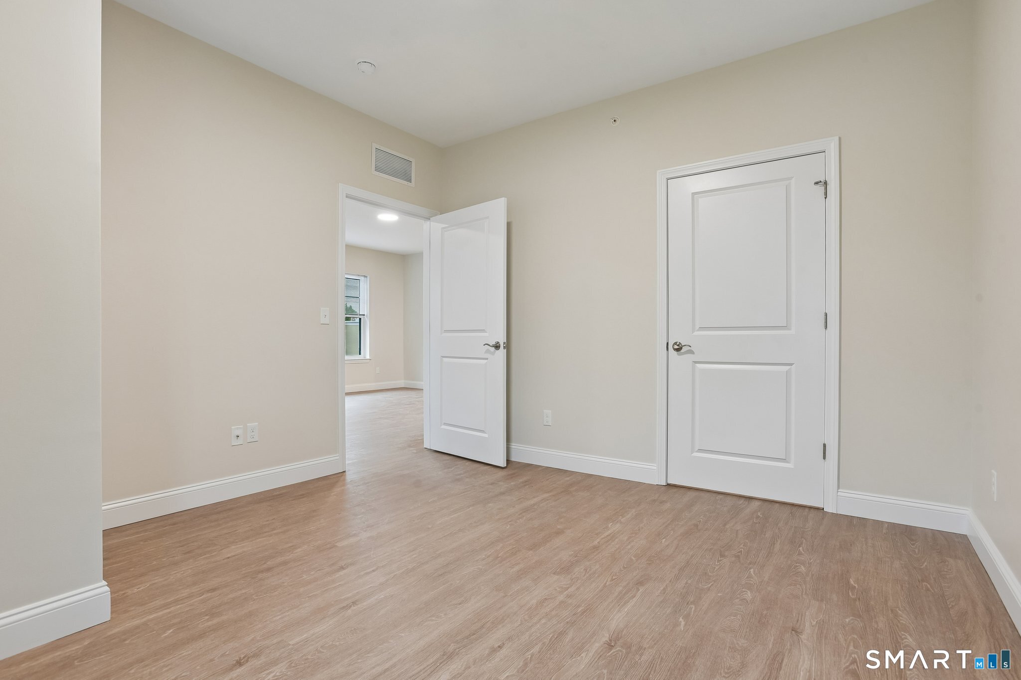 55 Steele 306 Boulevard Property Photo 8