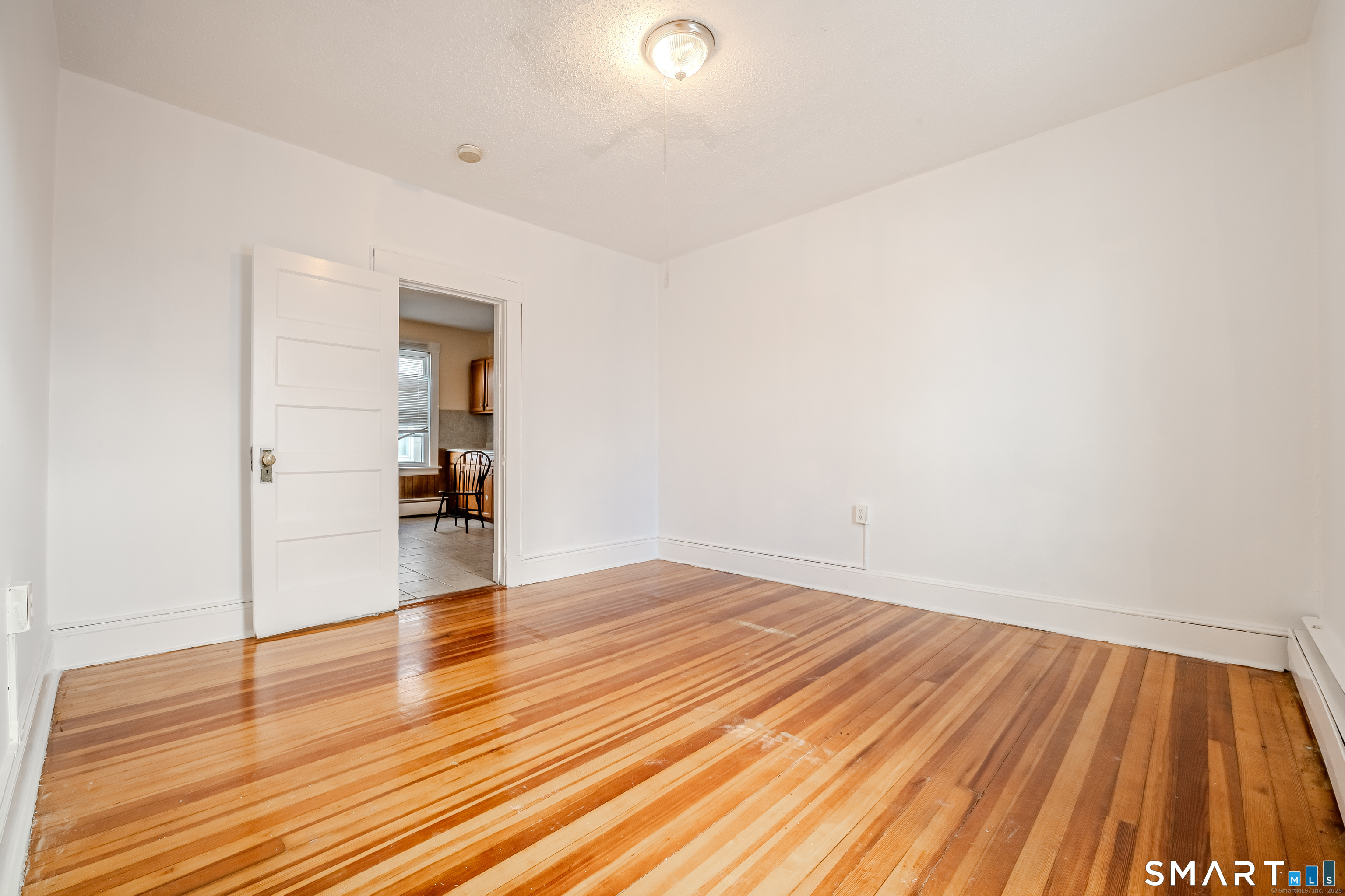 422 Allen Street Property Photo 4